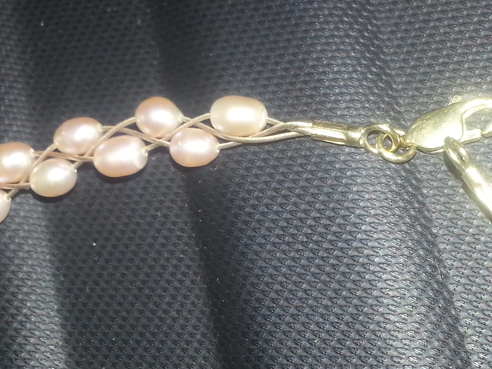 9ct gold wire and clasp pearls necklace - Image 2 of 2