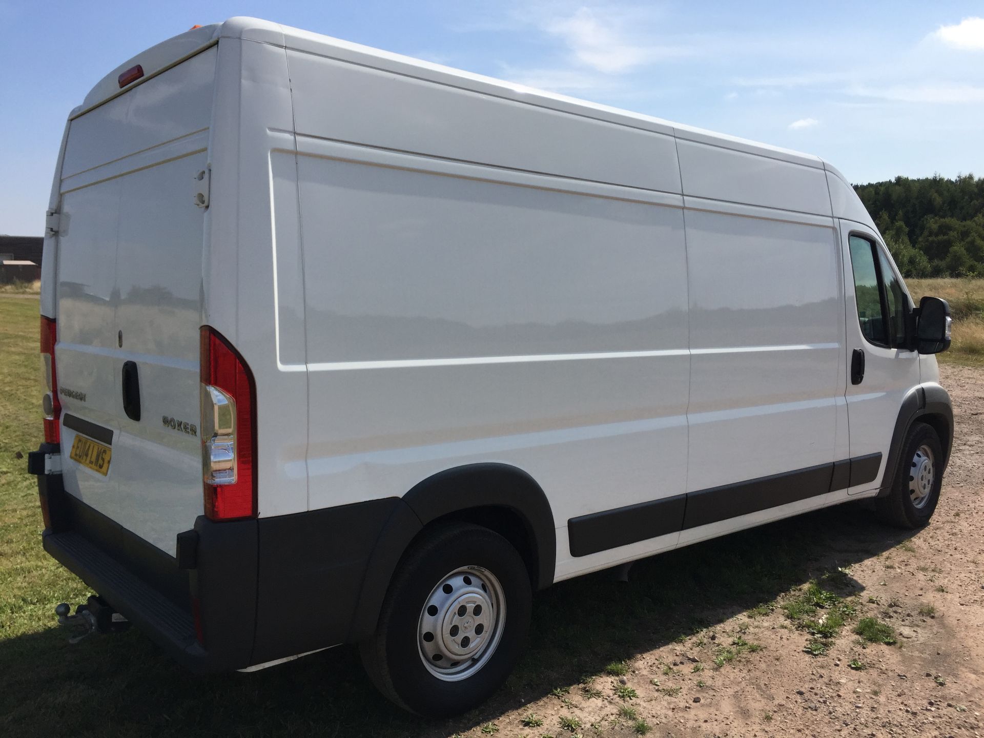 Peugeot Boxer 2.2L HDI 435 L4/H2 High Roof Van (2014) - Image 5 of 10