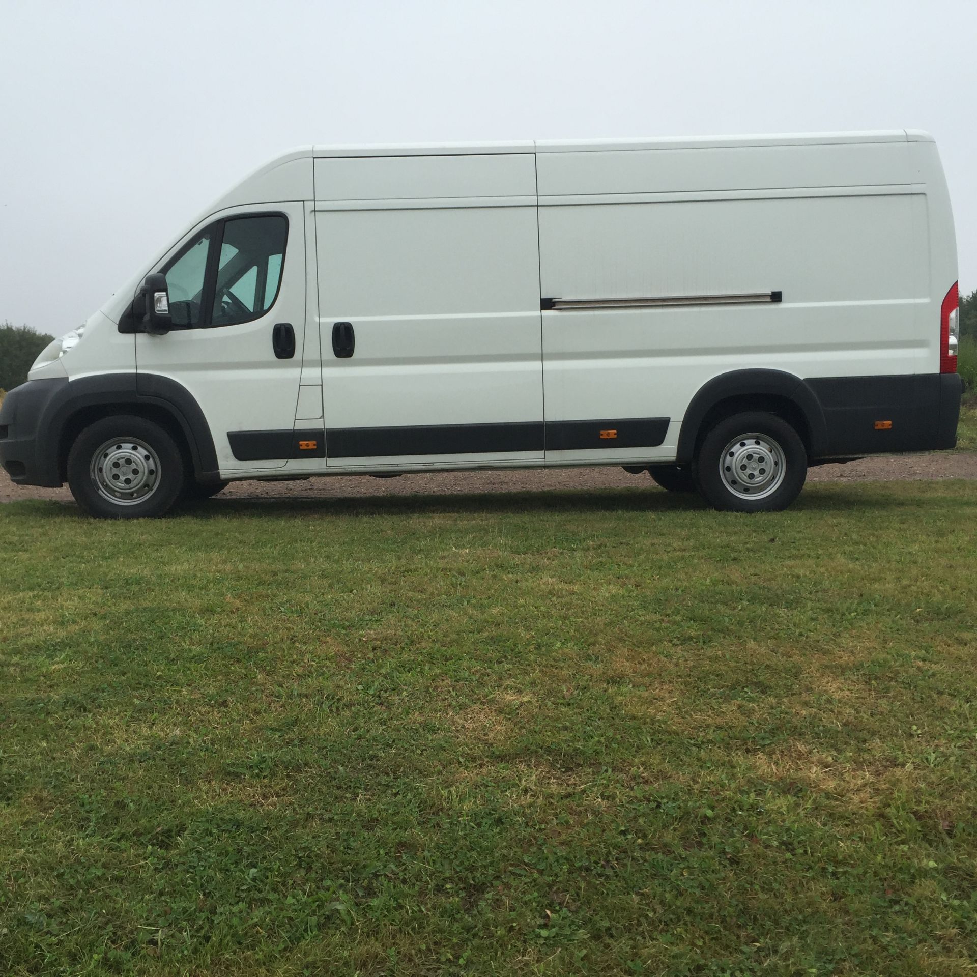 Peugeot Boxer 2.2L HDI 435 L4/H2 High Roof Van (2014)