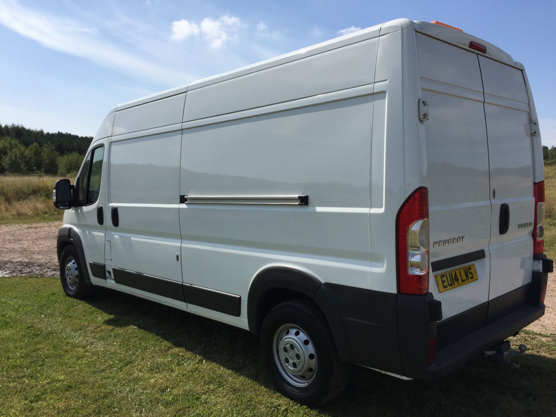 Peugeot Boxer 2.2L HDI 435 L4/H2 High Roof Van (2014) - Image 6 of 10