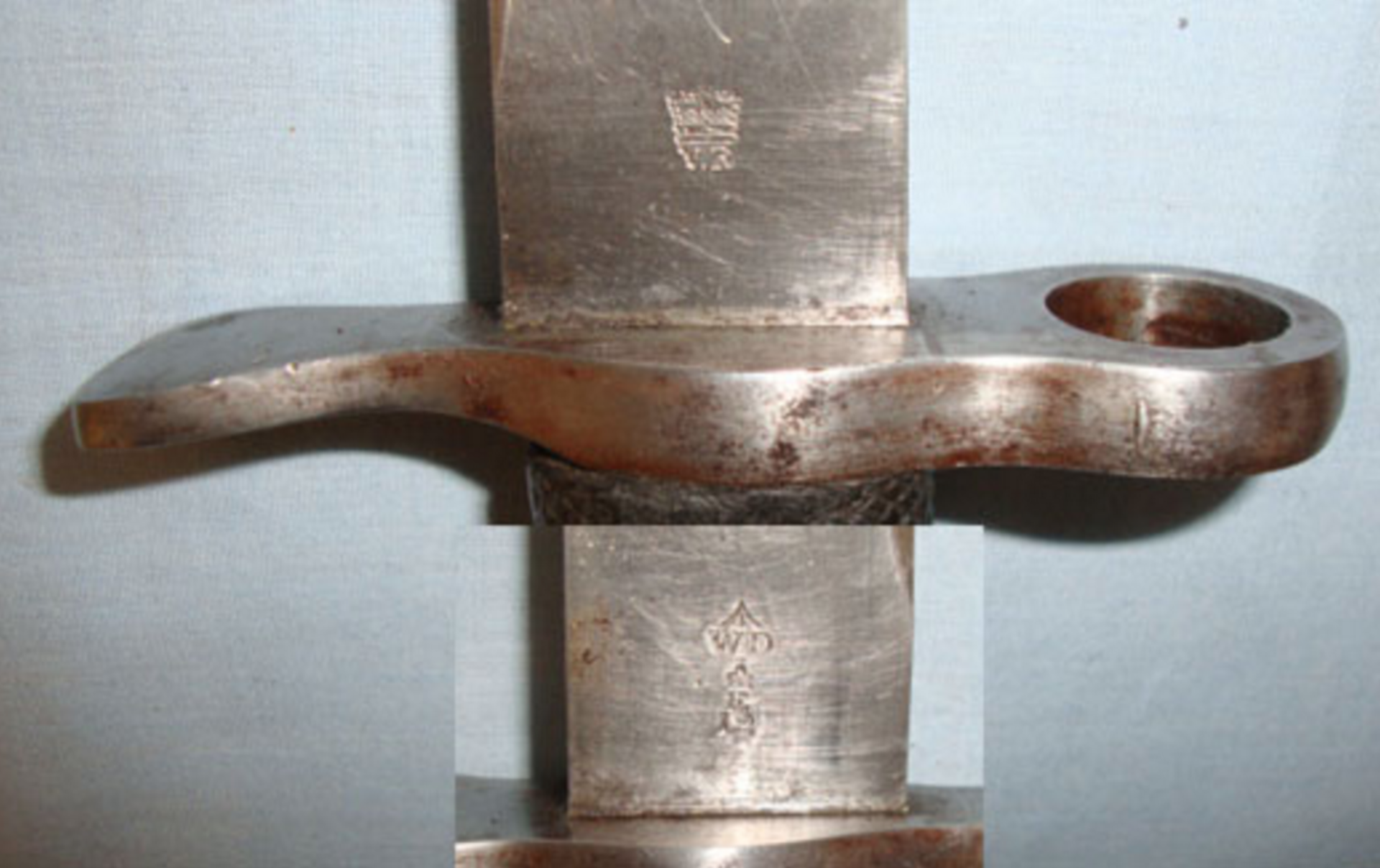 EXTREMELY RARE, ONE OF ONLY 634 MADE, British Victorian 1st Type Pattern 1875 Saw Back Sword Bayonet - Image 2 of 3