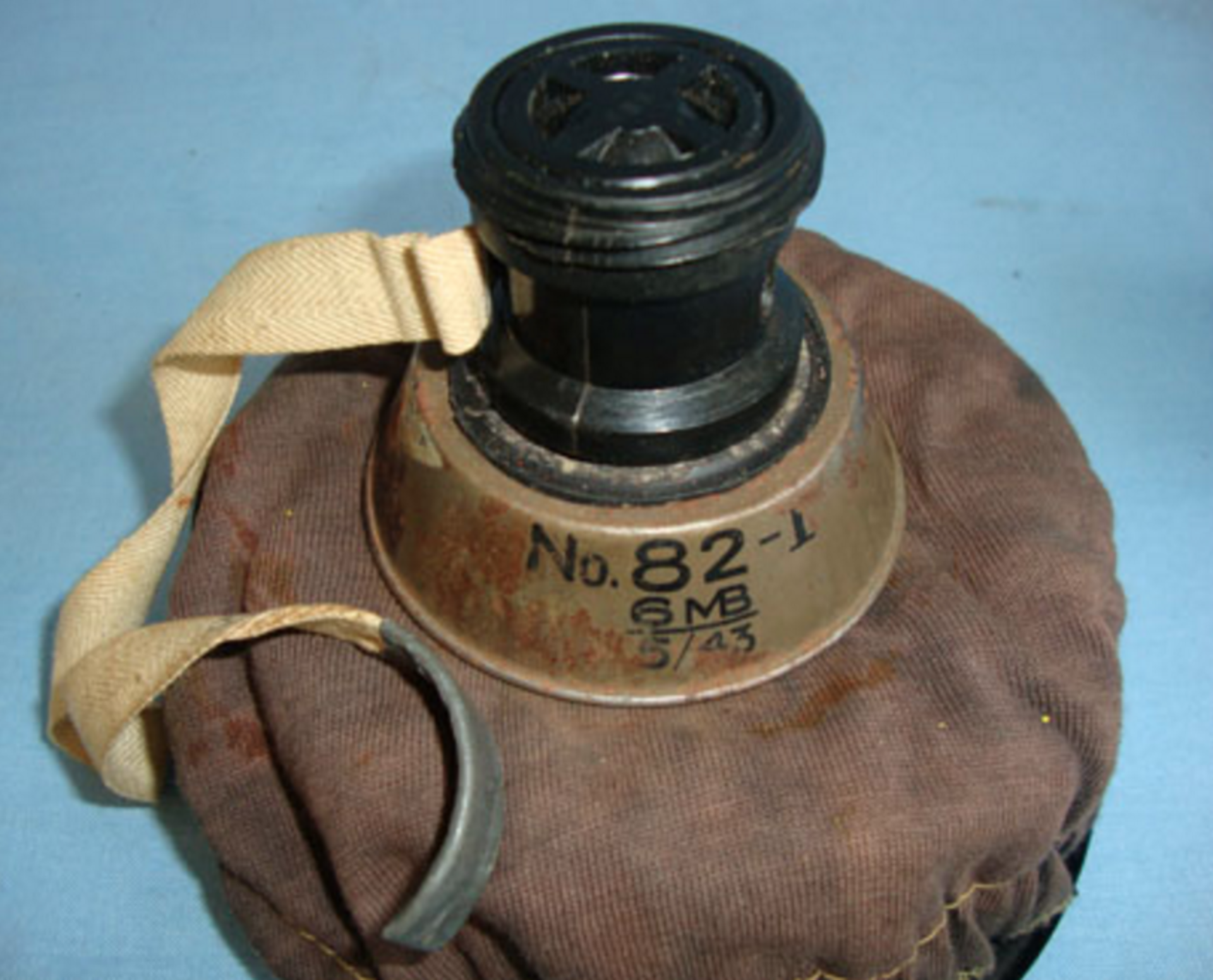 RARE, INERT, WW2 1943 British Special Forces, No.82-1 Gammon Bomb/ Grenade By Metal Box Co.