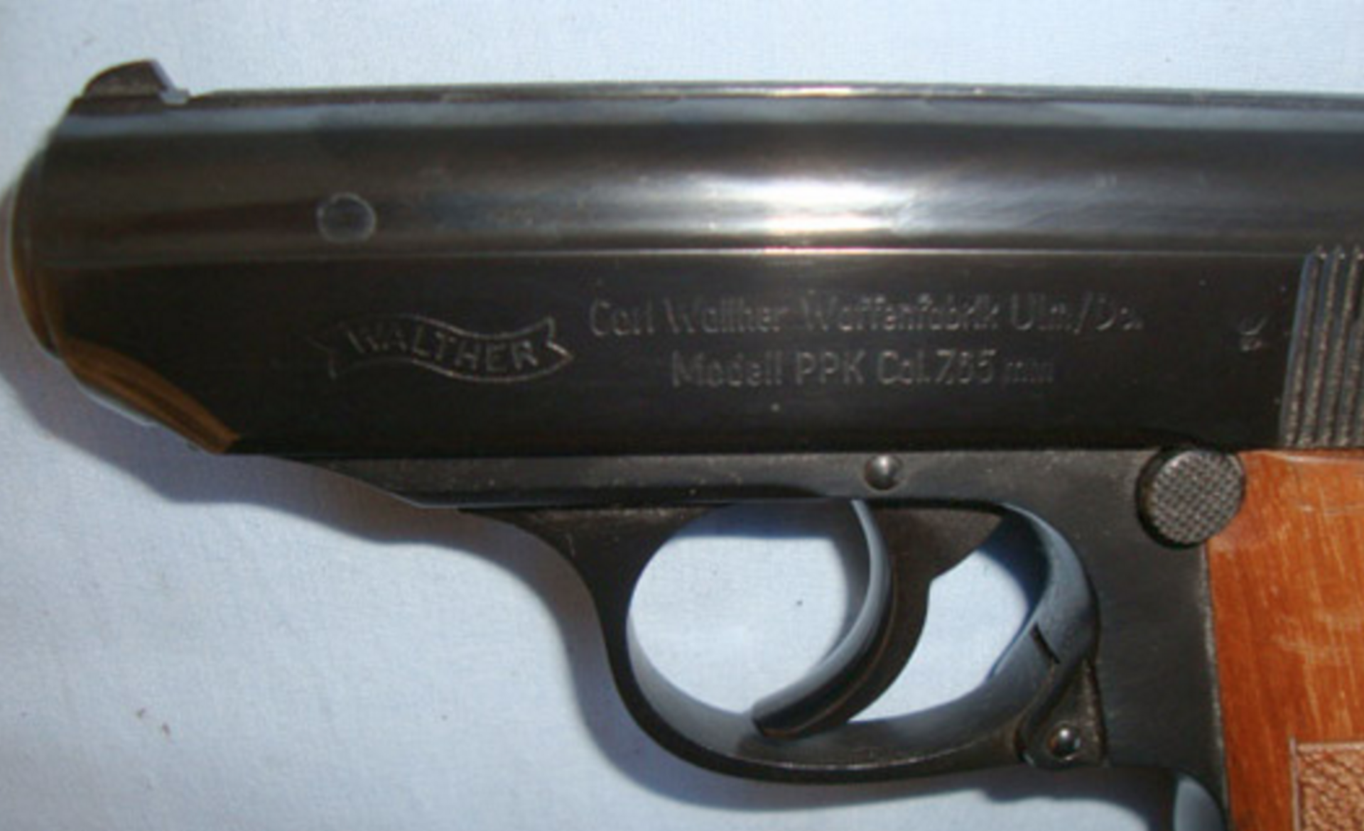 MINT, MATCHING NUMBERS, Cold War Era 1966 West German Walther PPK, 7.65 mm Semi Automatic Pistol - Image 2 of 3