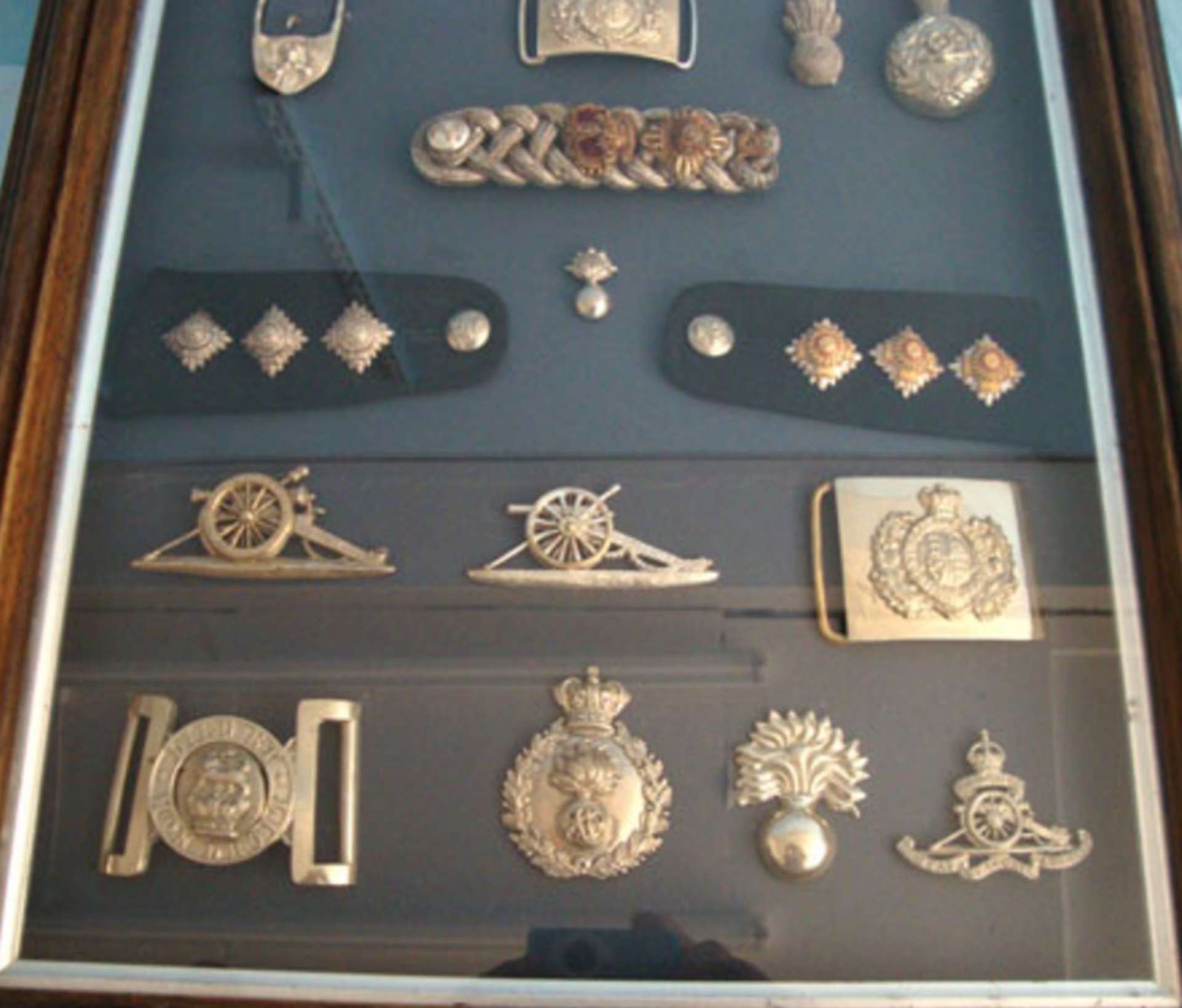 A Large Frame Of 'Volunteer Artillery' Badges And Insignia 1859-1908. - Image 3 of 3