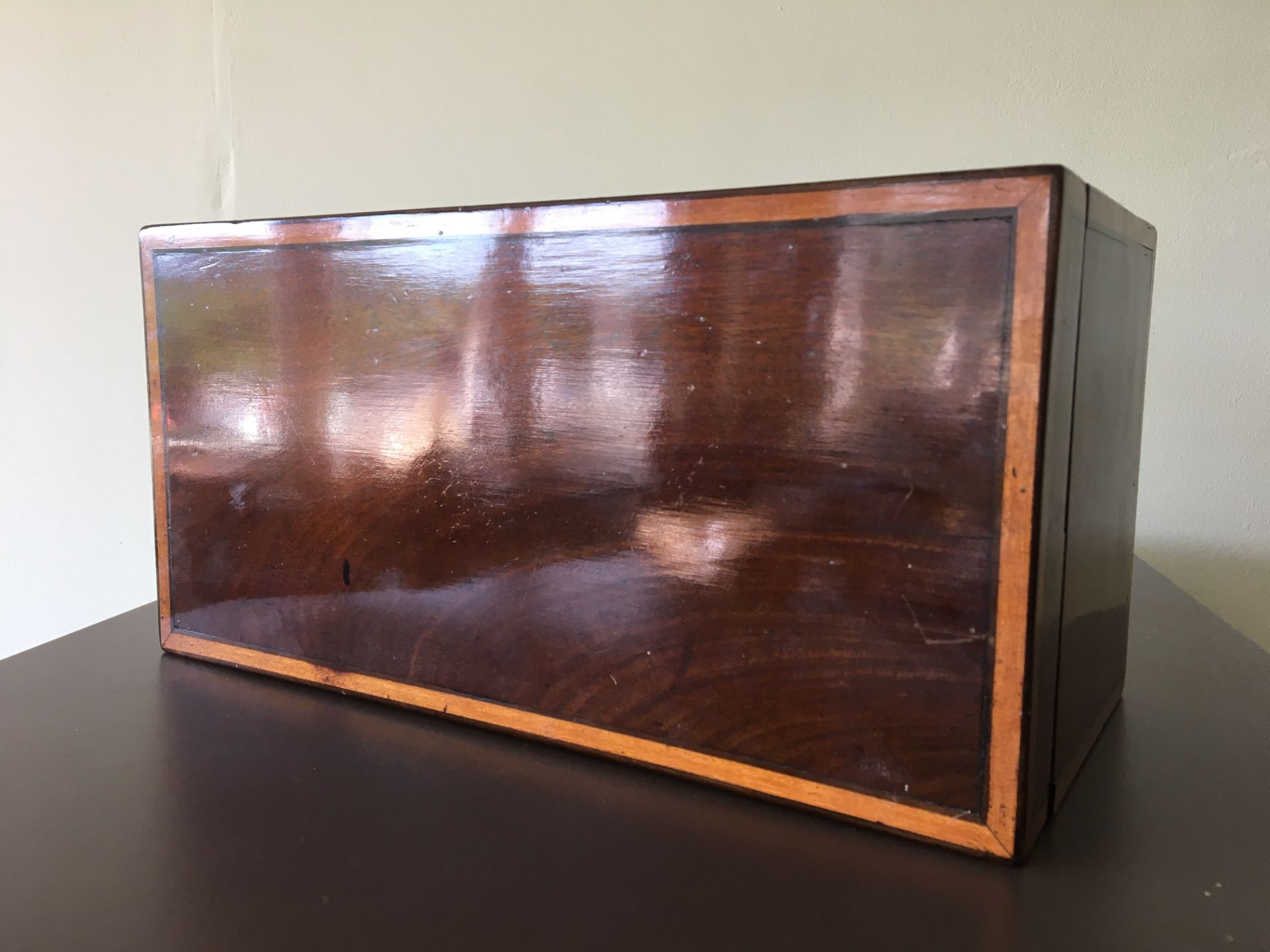 LARGE ANTIQUE WOODEN BOX WITH HINGED LID AND GREEN CLOTH LINING. MEASURES APPROX 12 X 6 X 6". FREE - Image 3 of 3