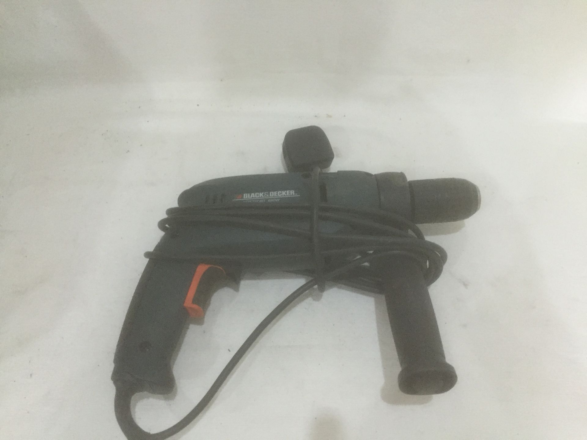 BLACK & DECKER 680W DRILL - USED