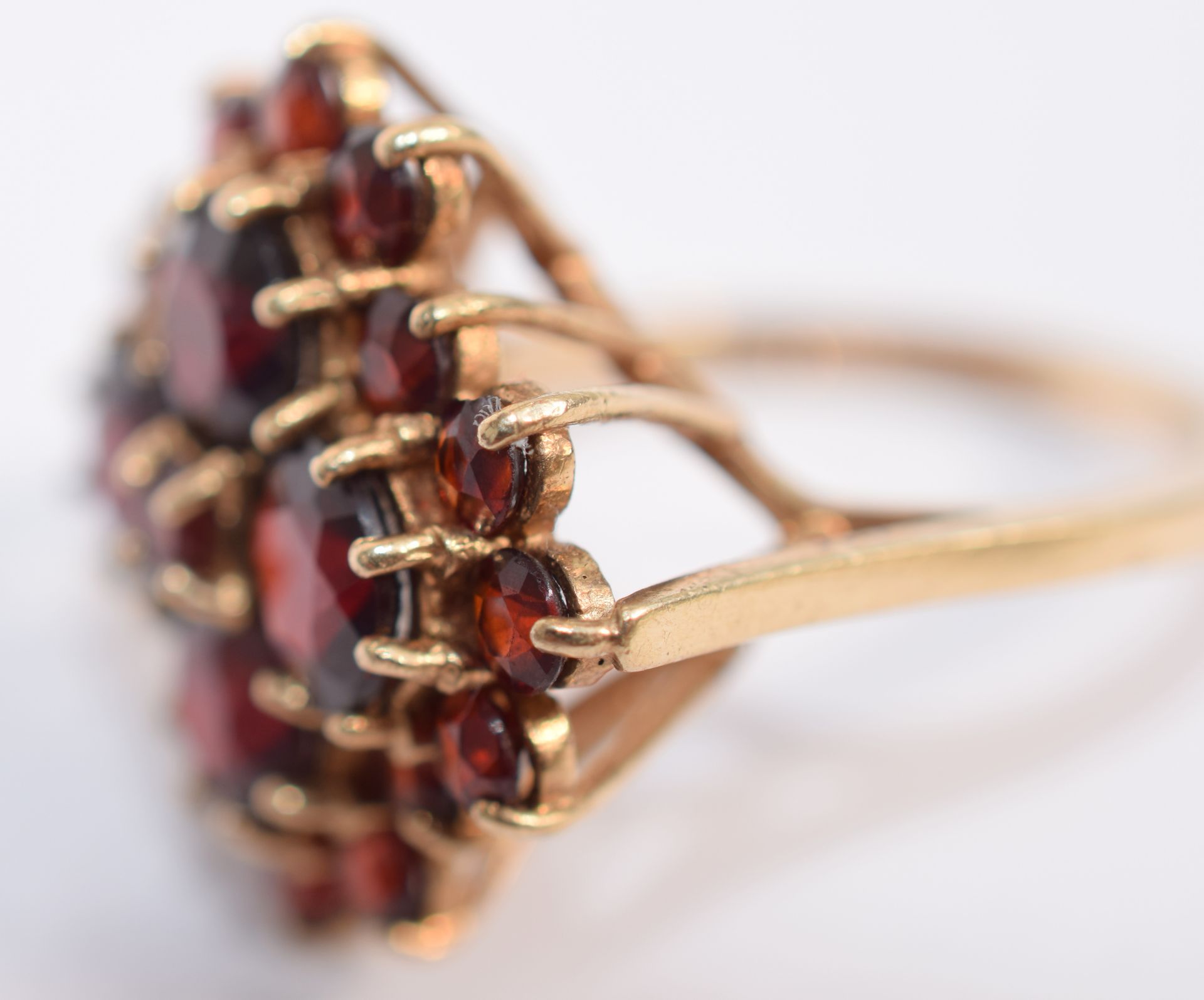 Vintage 9ct Gold Ring With 17 Small Garnets And Four Big Garnets - Image 6 of 9