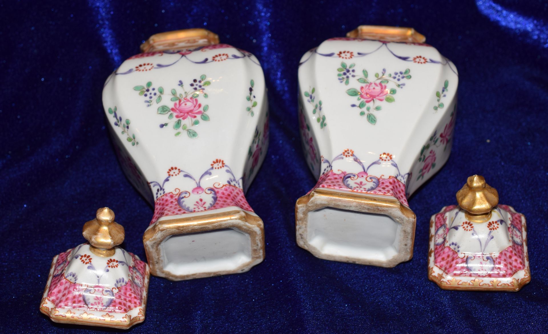 Pair of late 19th Century Lidded Vases in Sevres Style - Image 5 of 7