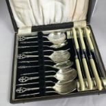 A UNIQUE BOXED CUTLERY SET BY FIRTH'S OF SHEFFIELD OFFERING 18 PIECES OF STUNNING DESIGN. FREE UK