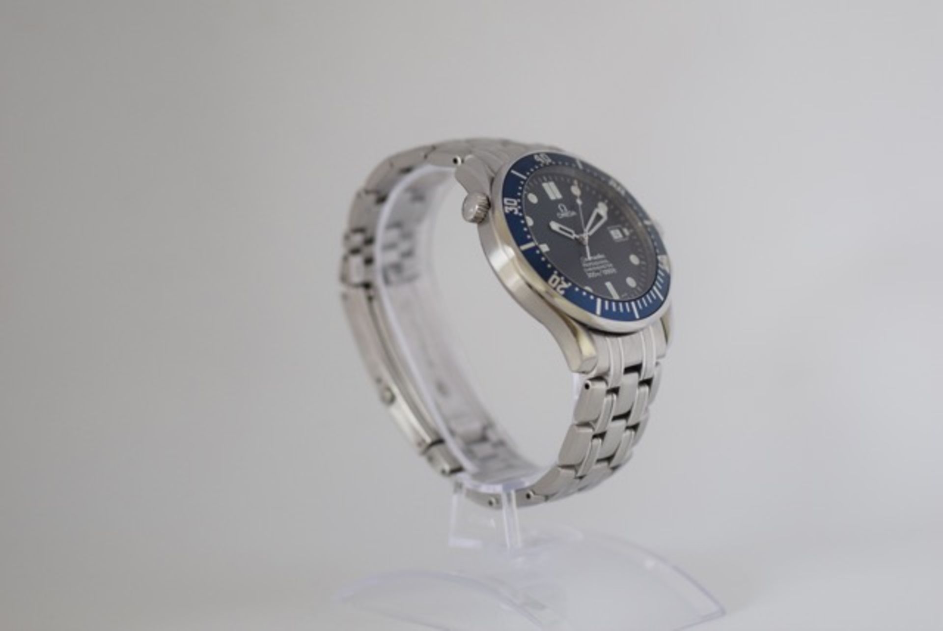 Omega Seamaster Auto full sizeRANGE SEAMASTER MODEL 25318000 BOX YES PAPERS YES CONDITION PRE - Image 4 of 6