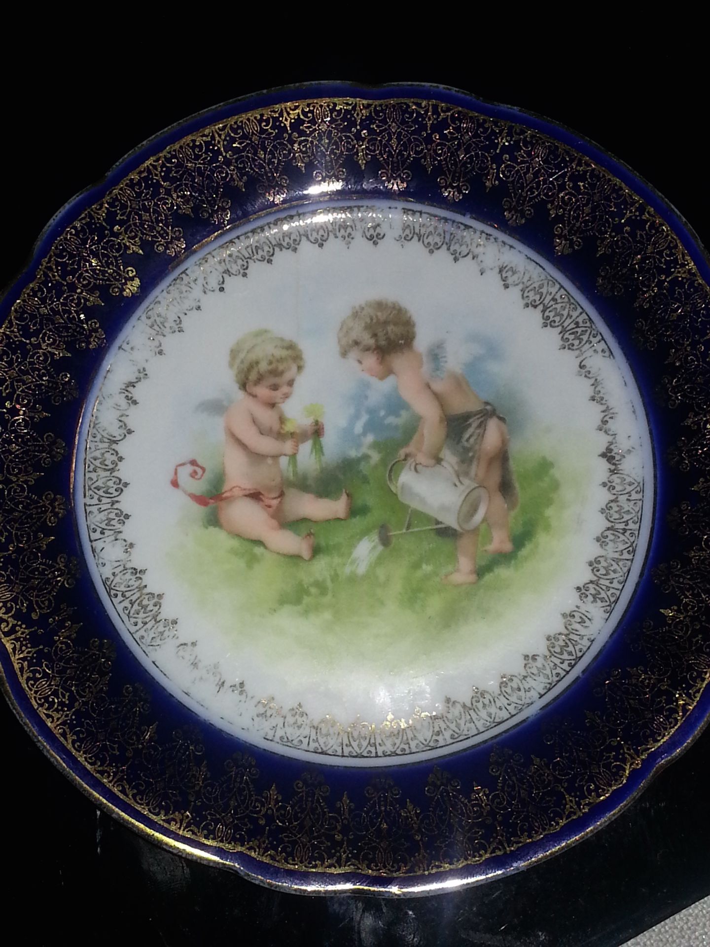 Royal Vienna porcelain vase and plates - Image 3 of 4