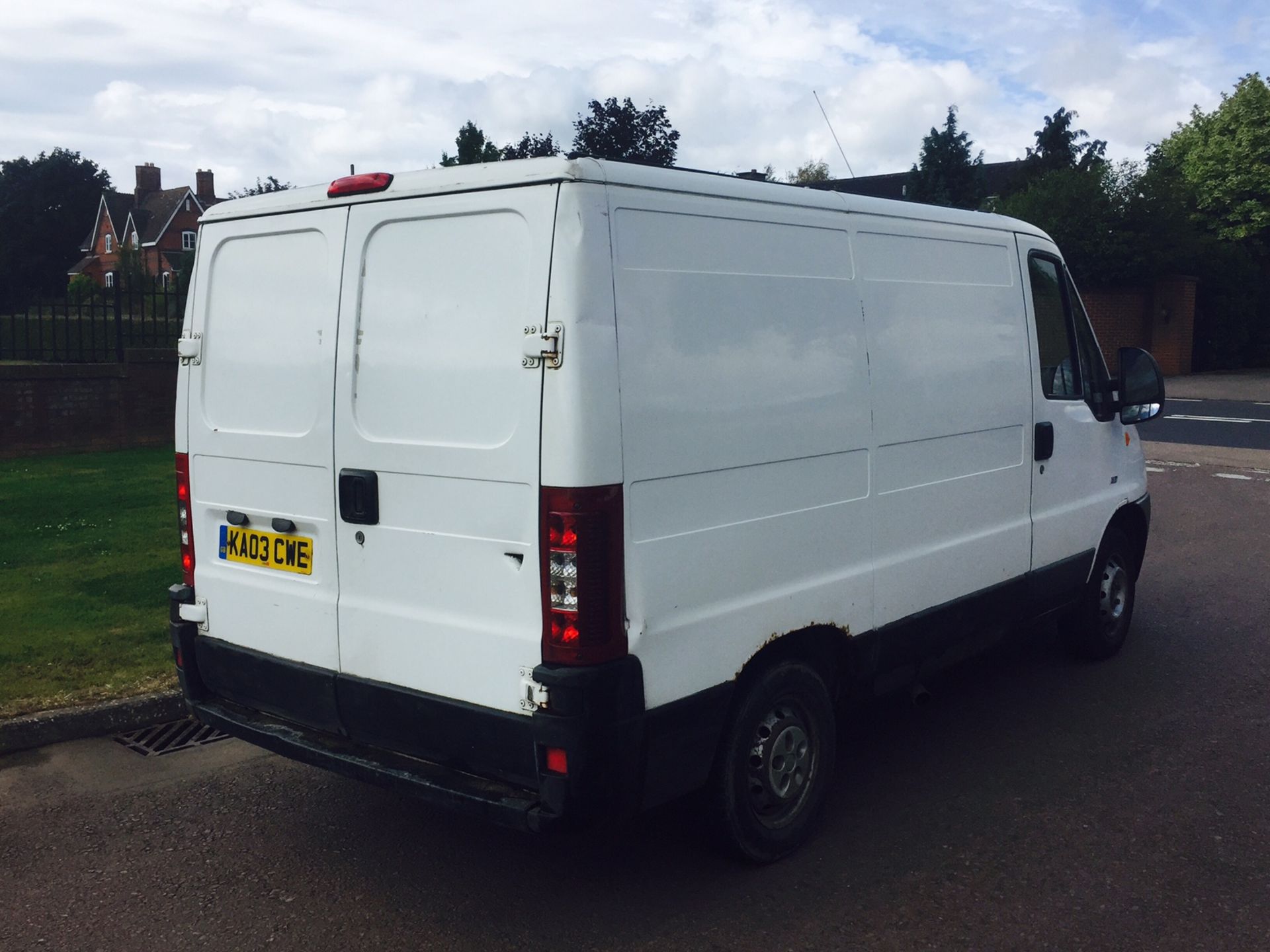 PEUGEOT BOXER 290 LX SWB HDI 2.0 D 2003 - Image 11 of 17