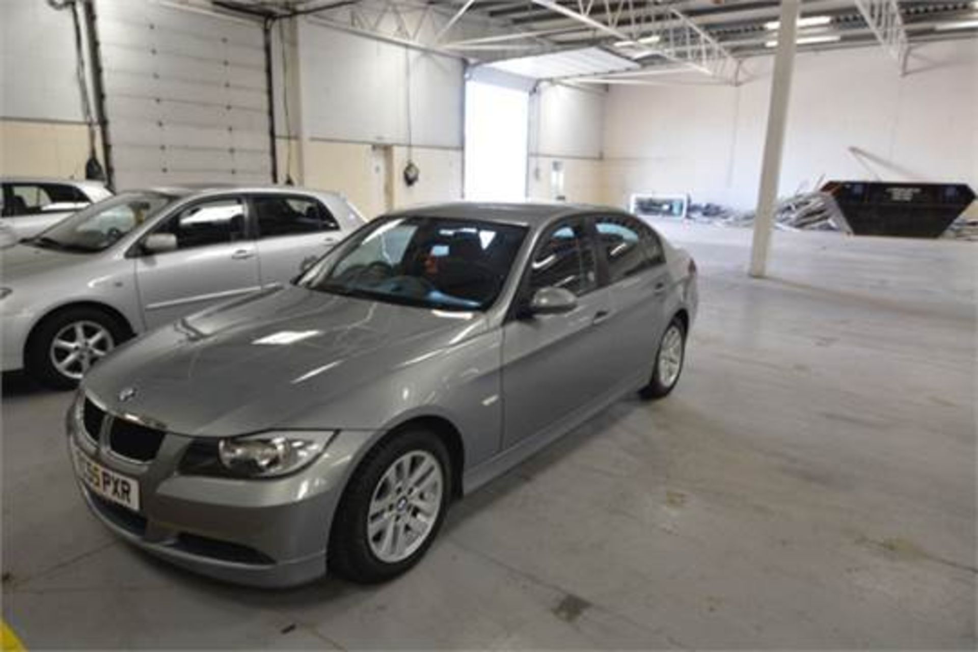 55 BMW 320i SE Saloon - Image 2 of 11