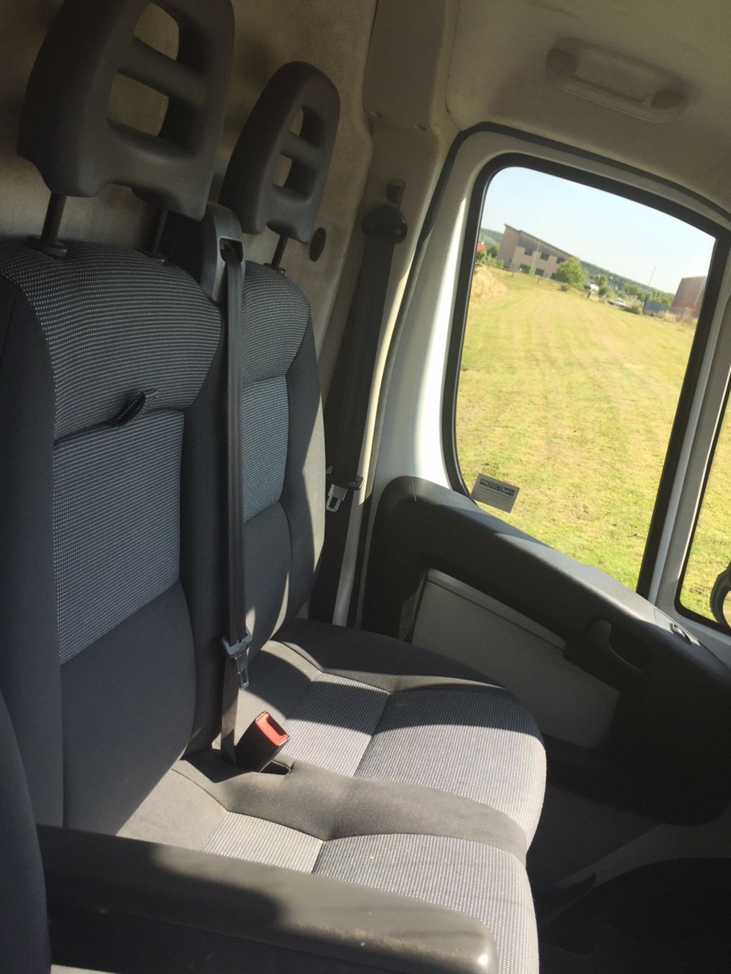 Peugeot Boxer 2.2L HDI 435 L4/H2 High Roof Van (2014) - Image 9 of 9