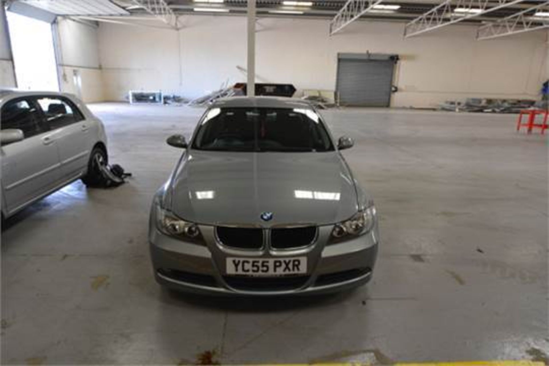 55 BMW 320i SE Saloon - Image 11 of 11