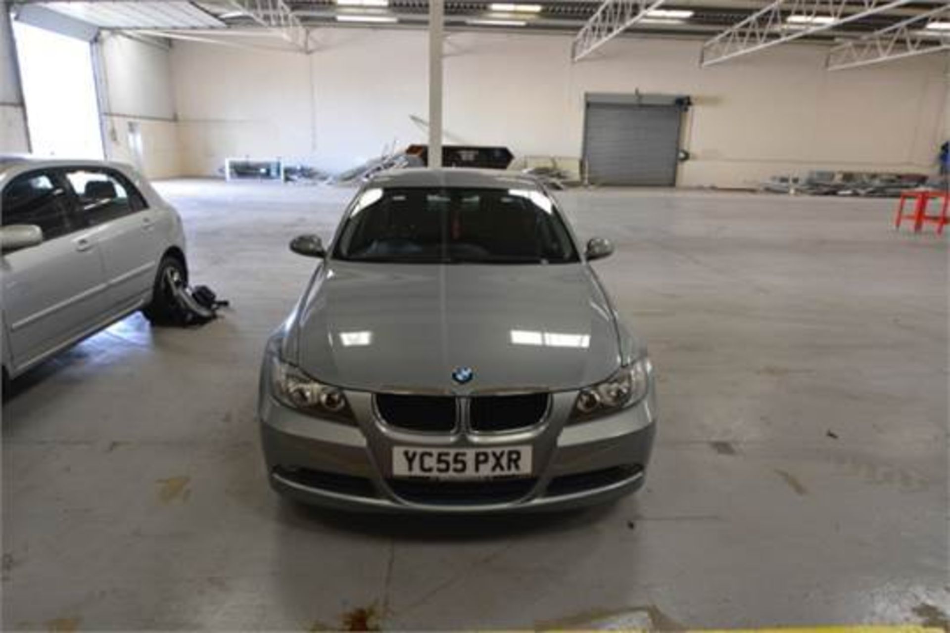 55 BMW 320i SE Saloon - Image 3 of 11