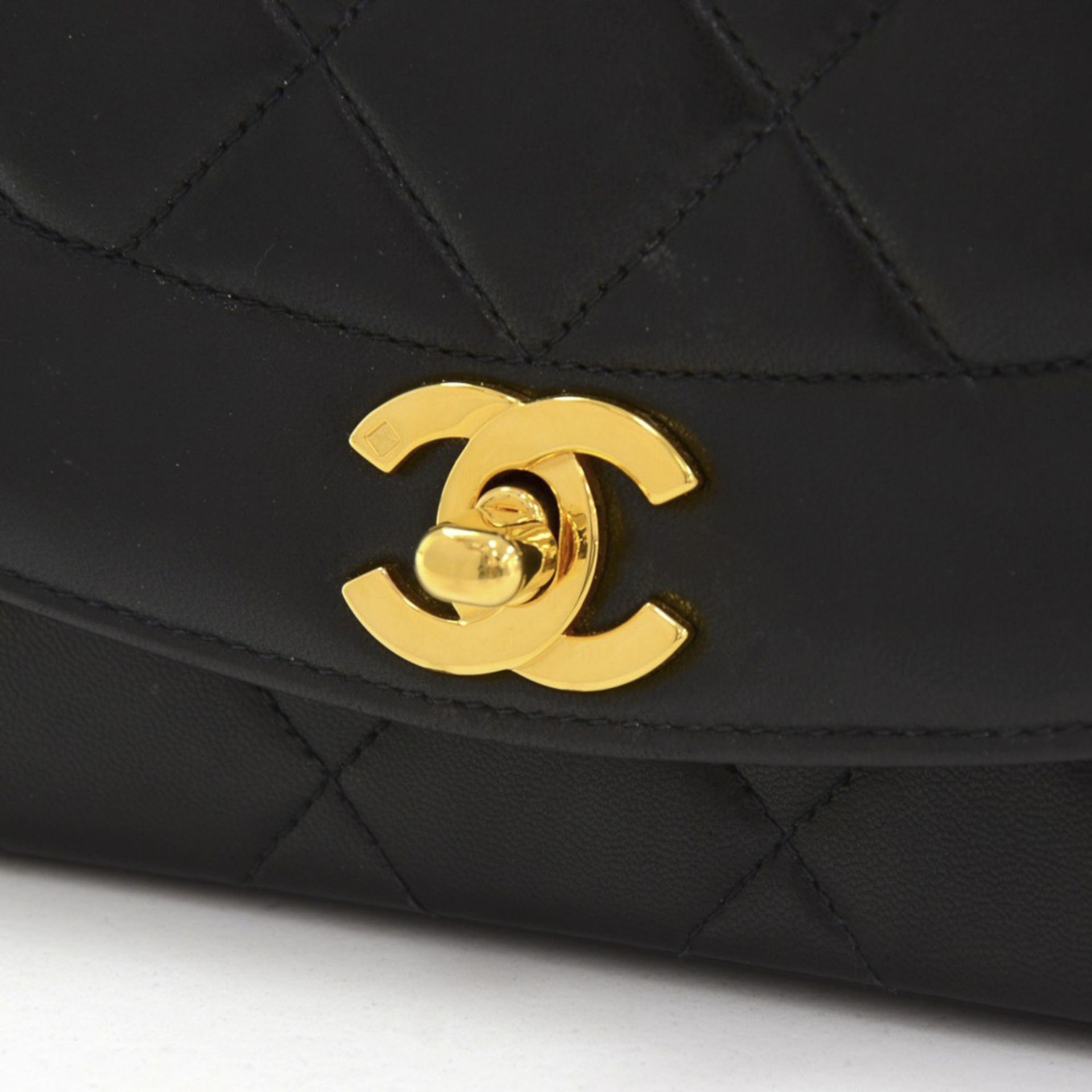 Chanel, Diana Classic Single Flap Bag - Bild 7 aus 10