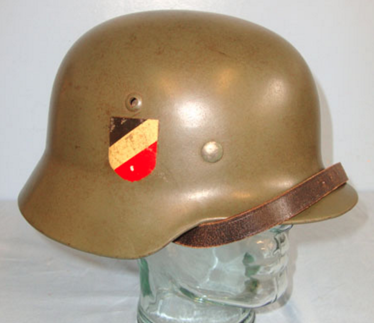 ORIGINAL WW2 ERA, NAZI GERMAN M35 COMBAT HELMET. IN SUPERB CONDITION. - Image 2 of 3