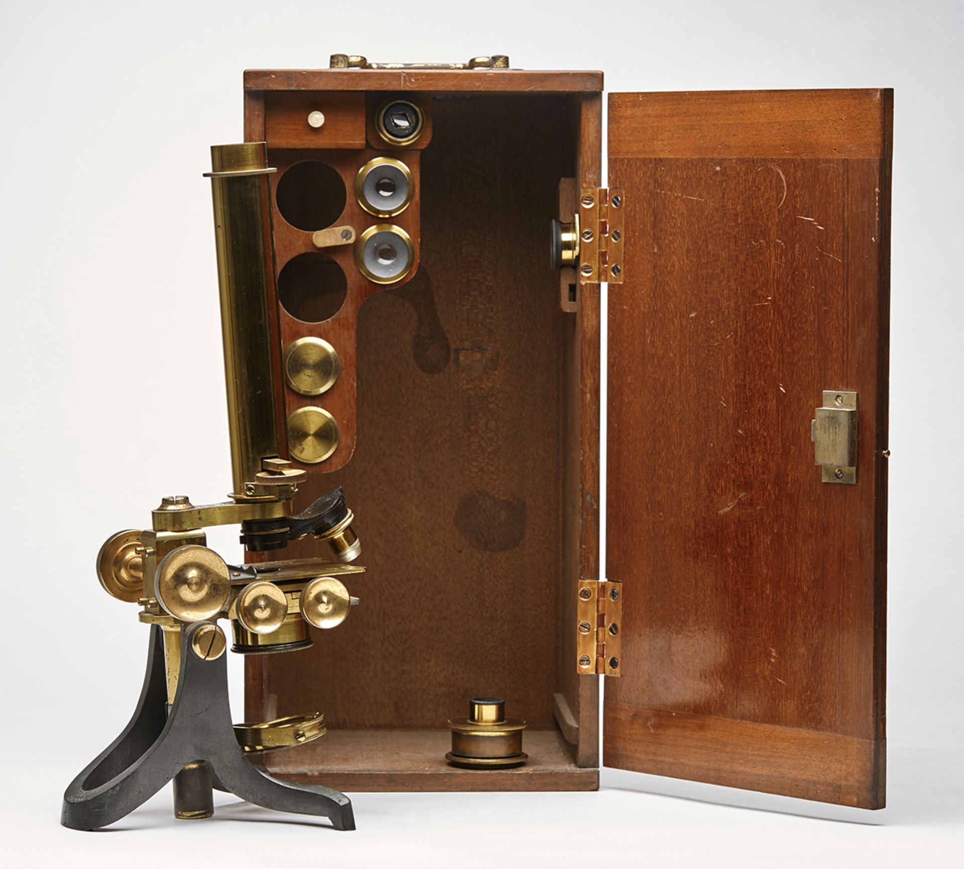 ANTIQUE CASED BRASS NEGRETTTI & ZAMBRA MICROSCOPE c.1915 - Image 3 of 9