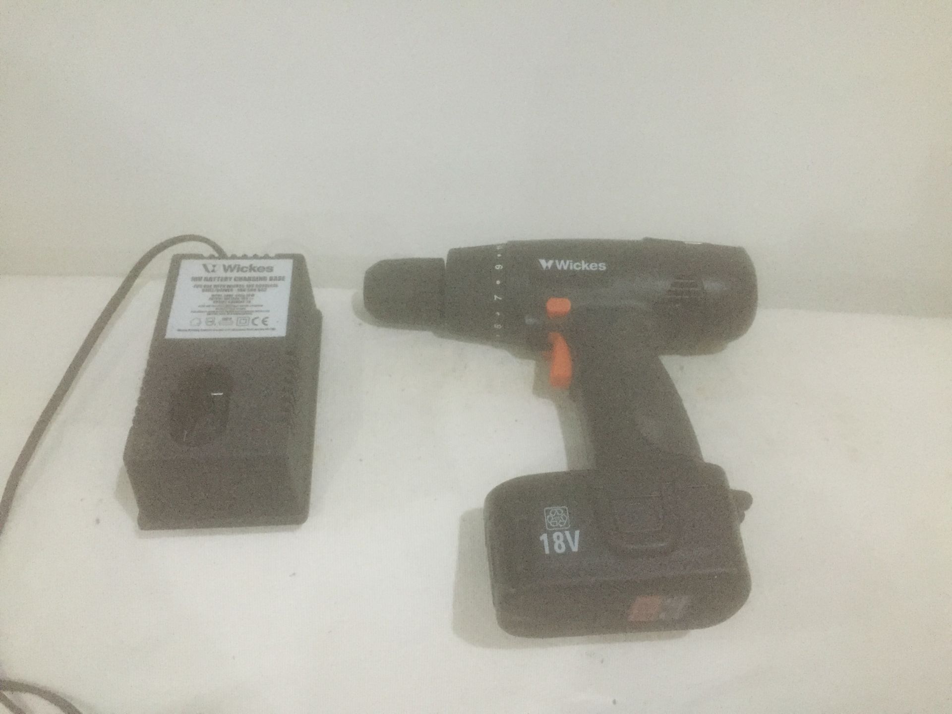 WICKES 18V DRILL