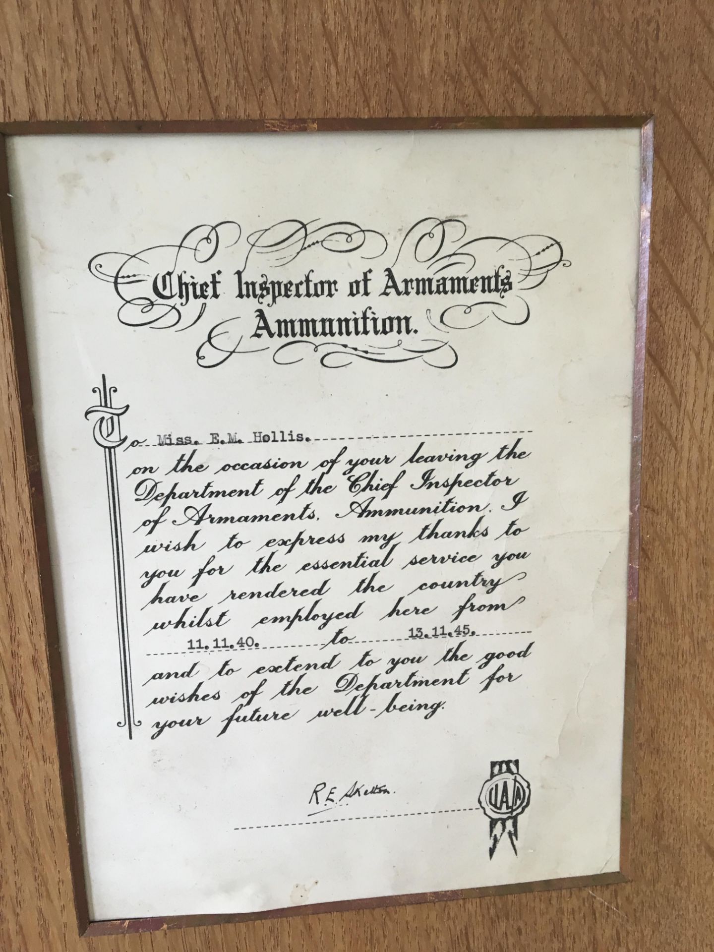 A FRAMED WW2 CERTIFICATE DATED 1945 FROM THE CHIEF INSPECTOR OF ARMAMENTS AMMUNITION - WOMEN IN - Image 2 of 2