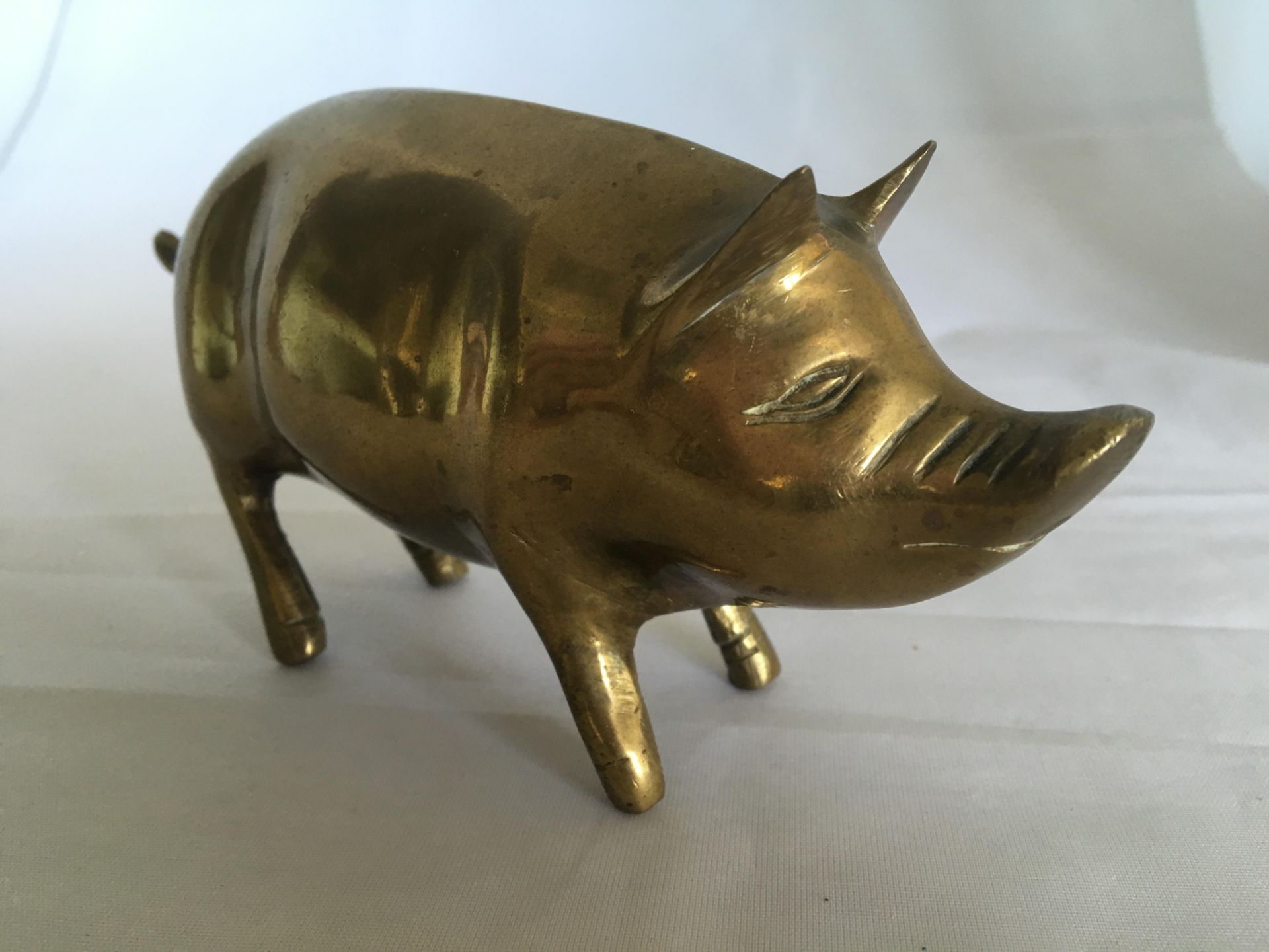 A 16CM BRASS PIG. FREE UK DELIVERY.