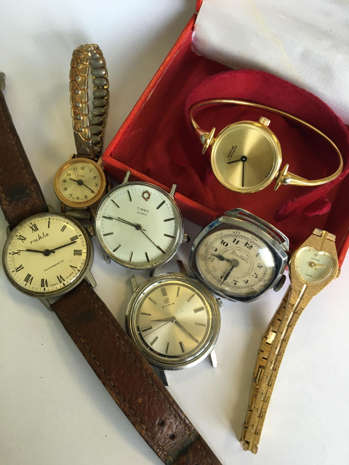 A GROUP OF 7 GOOD VINTAGE WRISTWATCHES (NOT RUNNING) TO INCLUDE RUHLA ANTIMAGNETIC, BENTIMA, CYMA,