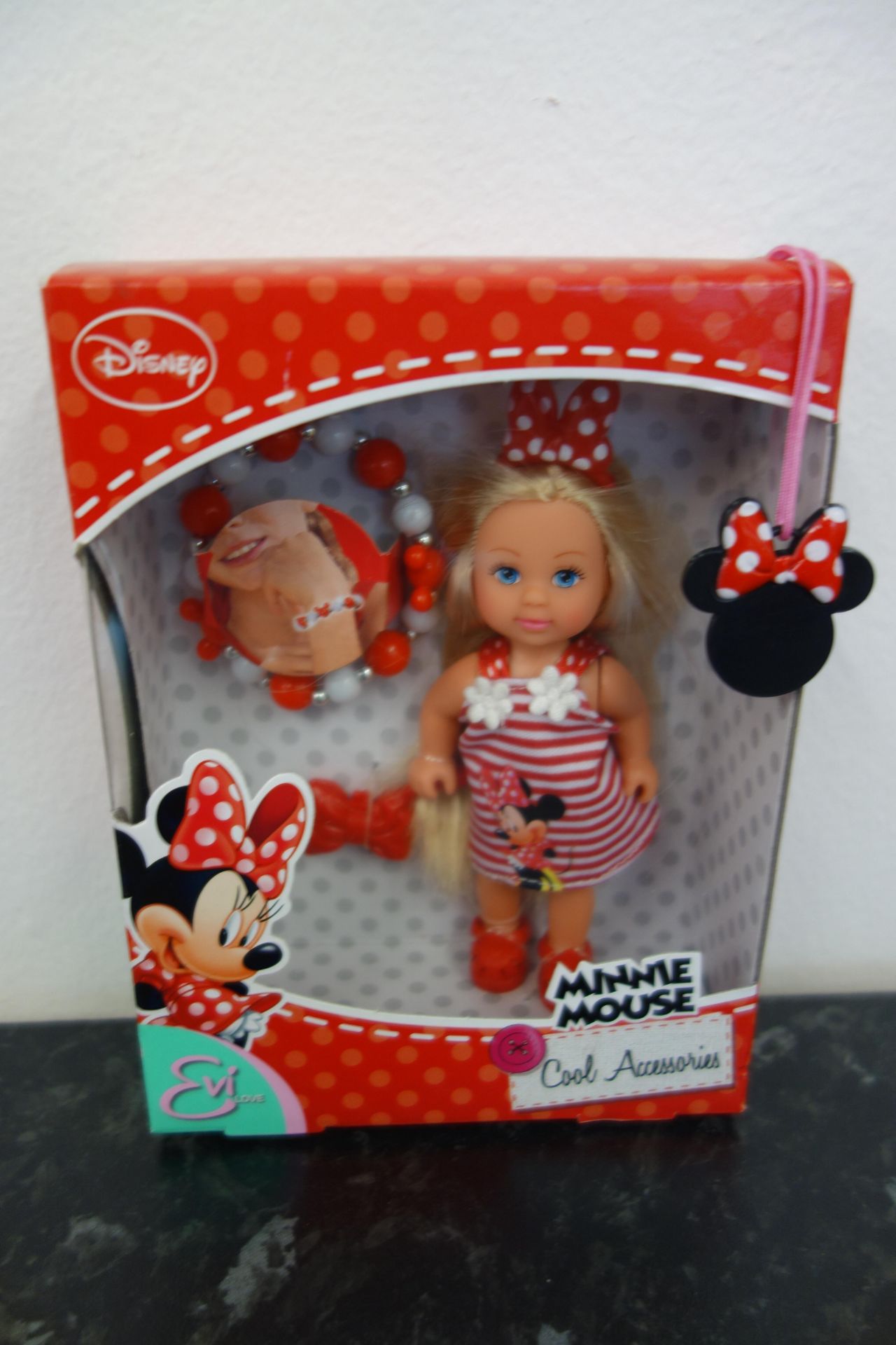 48 x Brand New - Disney Minnie Mouse Cool Accessories Doll & Bracelet Set