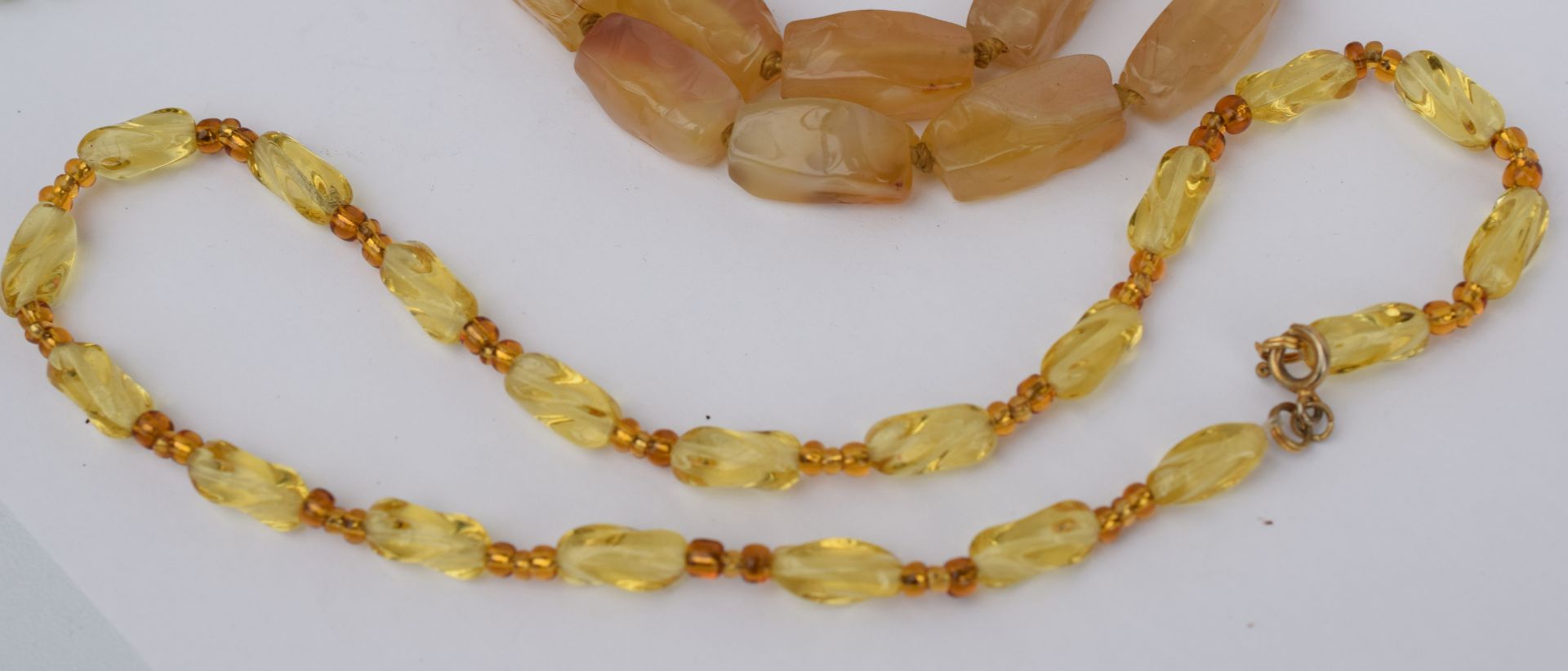 2 Oriental Necklaces and 1 Bracelet In Glass Quartz And Possibly Jade - Image 4 of 5