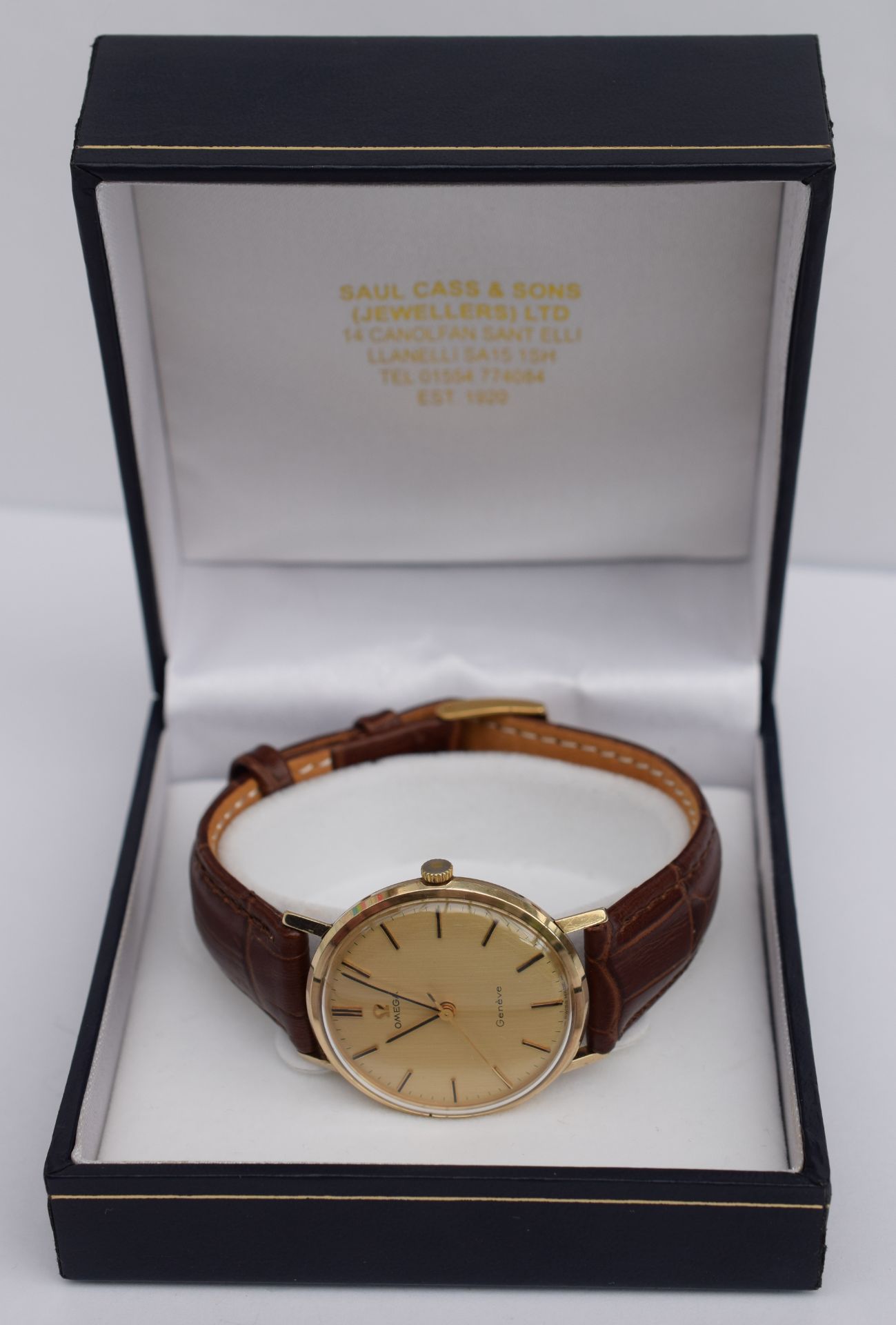 Omega Geneve 9ct Solid Gold 601 calibre Gentleman's Wristwatch - Image 8 of 9