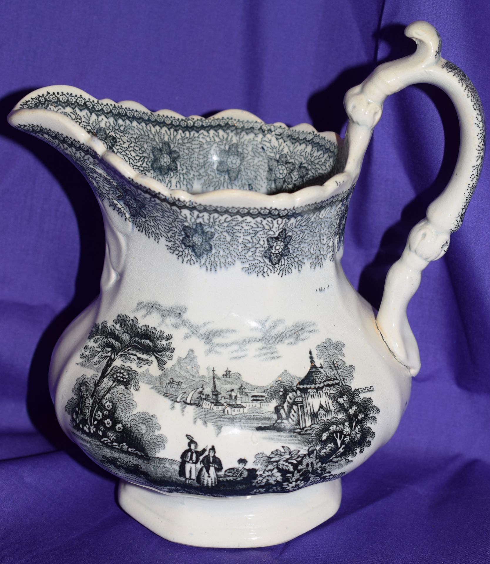 Swansea Black & White Pouch Jug - Image 5 of 7