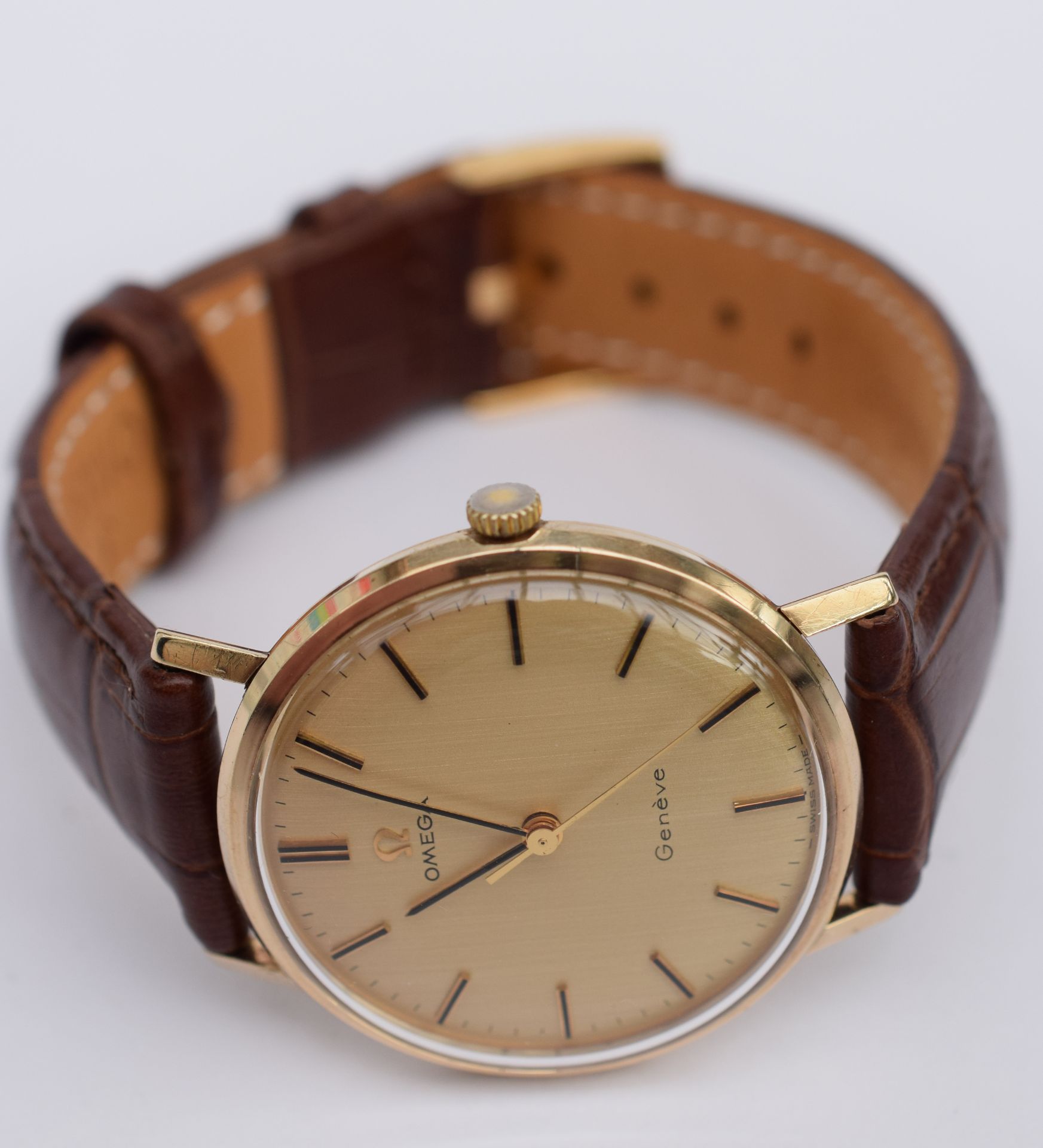 Omega Geneve 9ct Solid Gold 601 calibre Gentleman's Wristwatch - Image 7 of 9