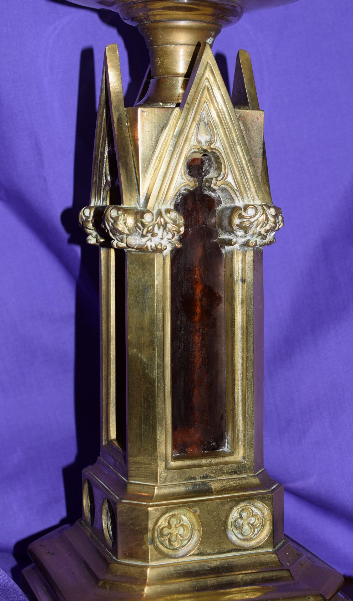 Late 19th to Early 20th Century Cathedral Style Brass Based Oil Lamp With Cranberry Glass - Image 2 of 8