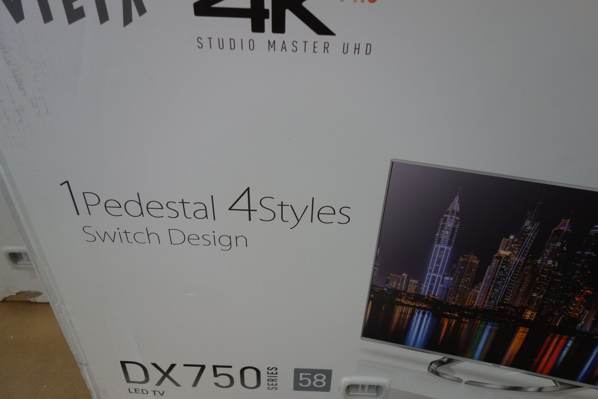 PANASONIC VIERA TX-58DX750B Smart 3D 4k Ultra HD HDR 58" LED TV. RRP £1,299. 4k Ultra HD picture - Image 3 of 4