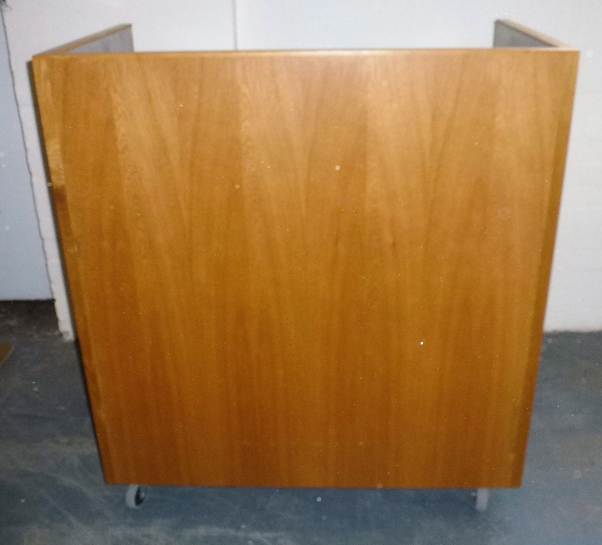 1 x KFC Servery Unit H x 1100 W x 990 D x 570 - Image 5 of 6