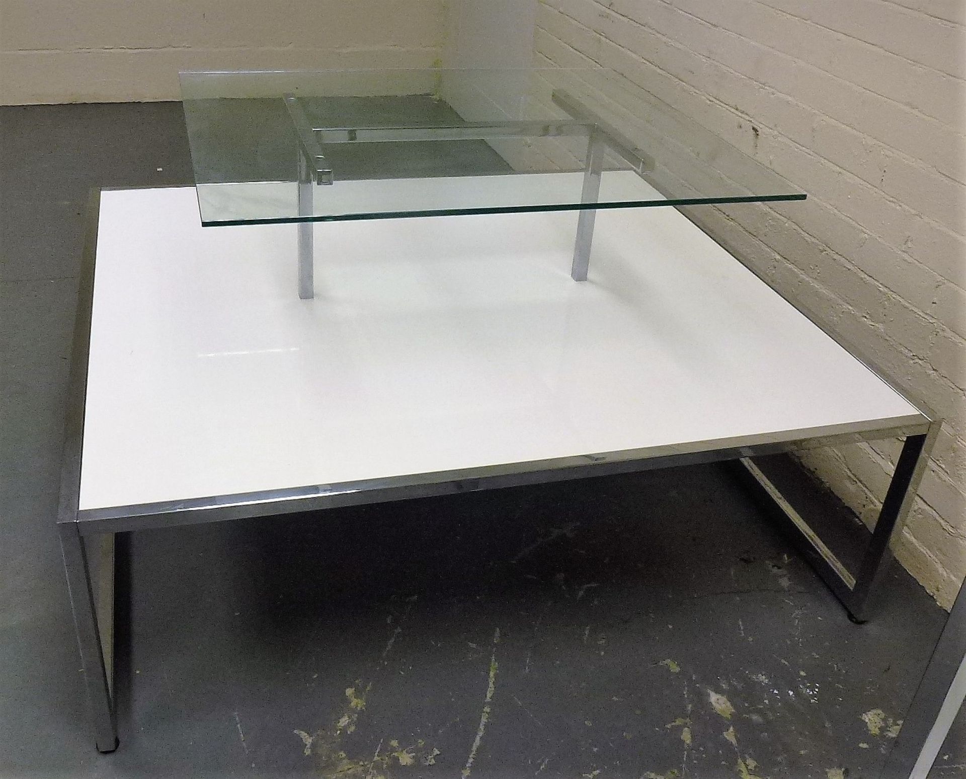 3 x Gerry Weber Glass and Gloss Diplsay Table H x 780 W x 1350 D x 1200 - Image 2 of 3