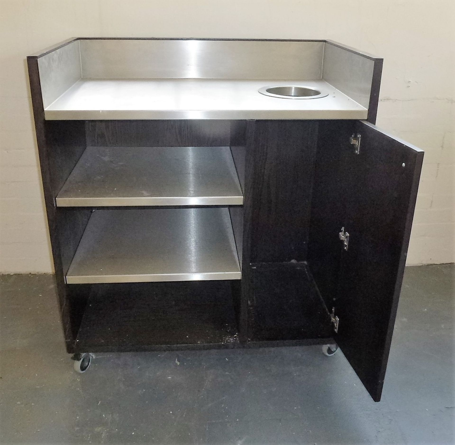 1 x KFC Servery Unit H x 1100 W x 990 D x 570 - Image 3 of 6