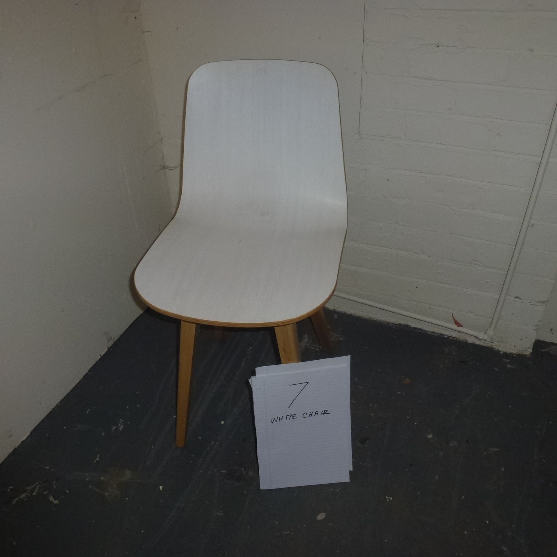 1 x White Chair H x 800 W x 430 D x 500 - Image 3 of 3