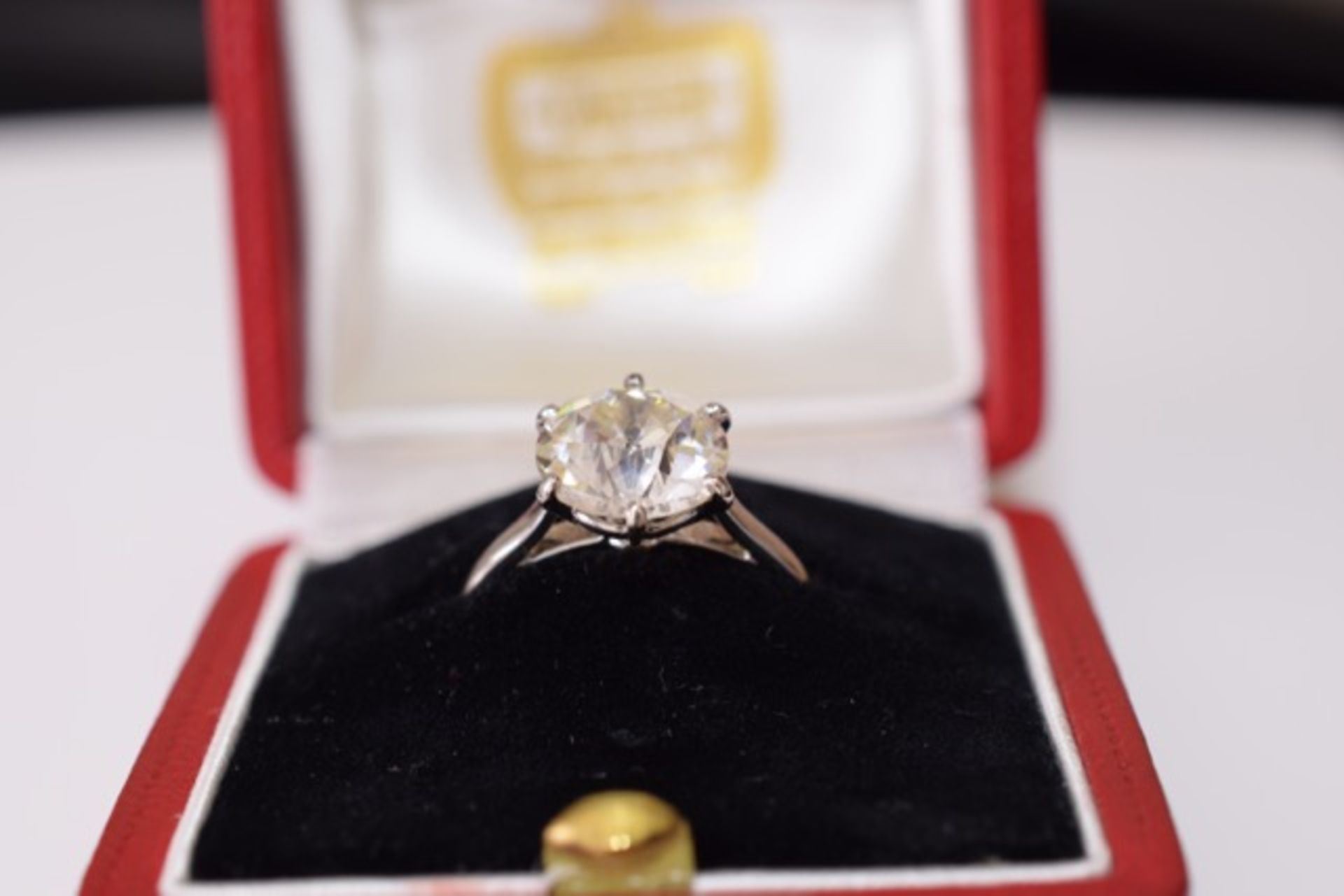 No Reserve Exclusive Cartier Monture 3.5 Carat Diamond Ring. VVS1, G, Size K, Set in Platinum - Image 8 of 8