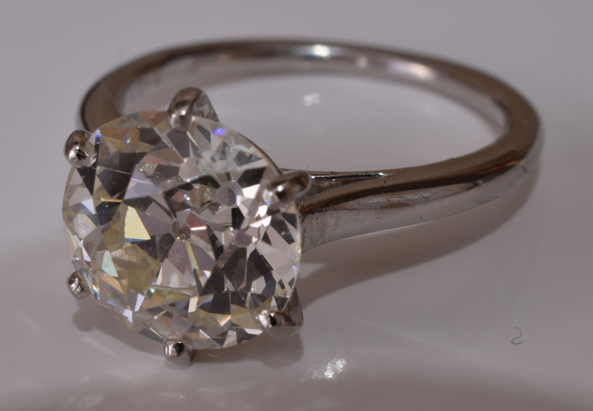 No Reserve Exclusive Cartier Monture 3.5 Carat Diamond Ring. VVS1, G, Size K, Set in Platinum - Image 3 of 8