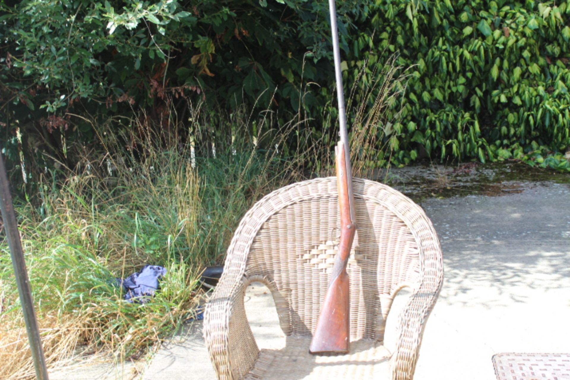 19th Century musket rifle. Great stock on the musket. The overall length is 125cm with the barrel - Image 2 of 8