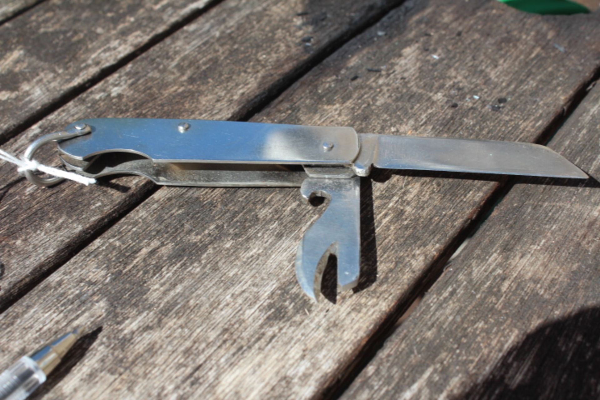 British military issued stainless steel knife. These have been issued from WW2. Blade is still in - Image 2 of 3