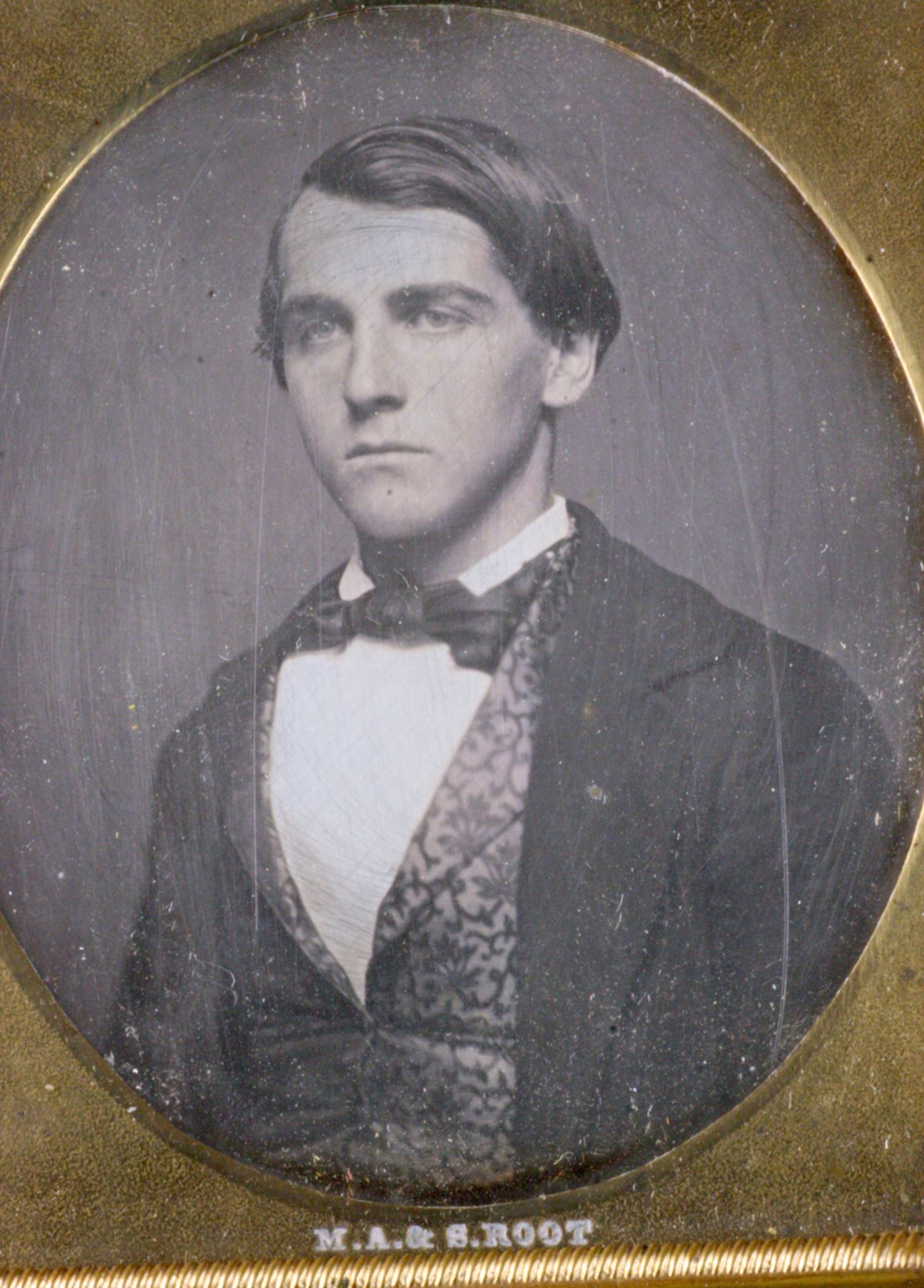 ANTIQUE LEATHER CASED DAGUERREOTYPE PORTRAIT BY MARCUS AURELIS ROOT C.1850 - Image 5 of 8