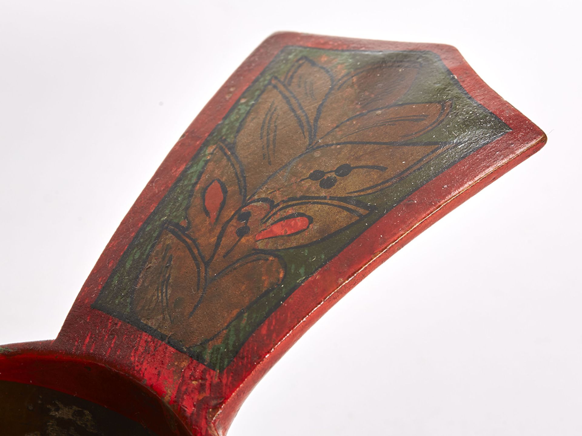 RUSSIAN KHOKHLOMA HAND PAINTED WOODEN BIRD KOVSH c.1920 - Image 7 of 8