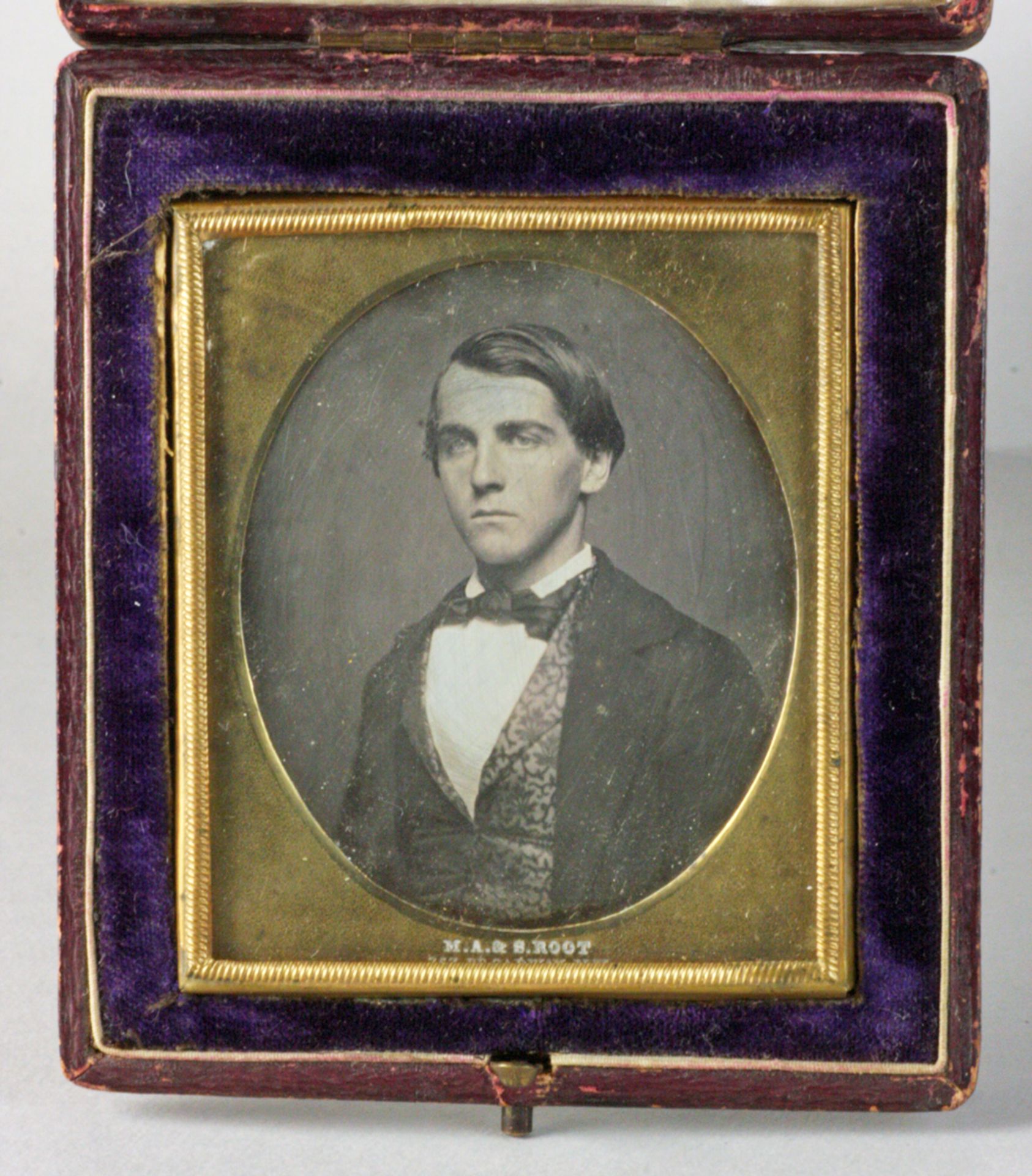 ANTIQUE LEATHER CASED DAGUERREOTYPE PORTRAIT BY MARCUS AURELIS ROOT C.1850