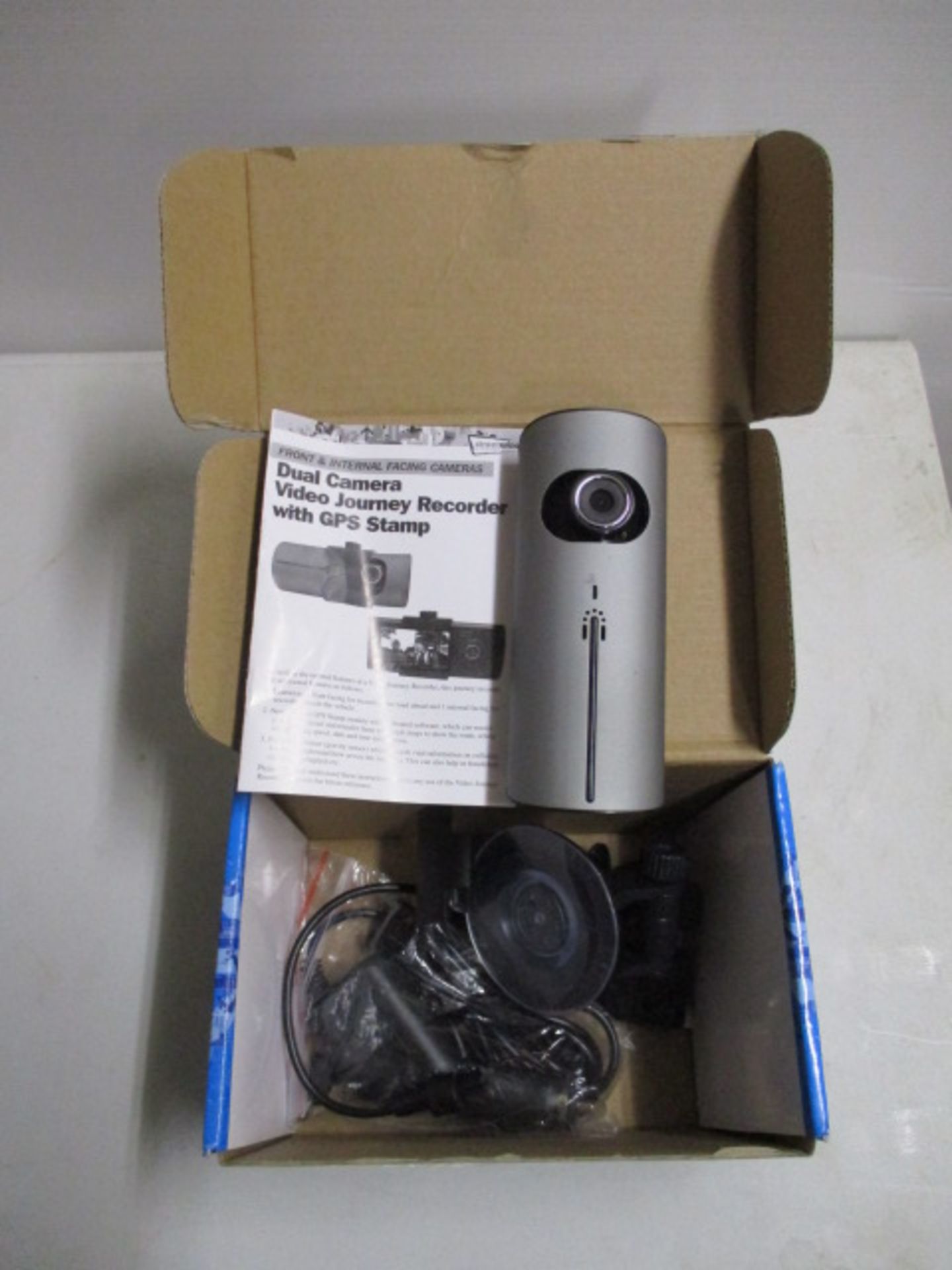 Streetwize Dual Camera video journey recorderwith GPS stamp boxed complete with accessories as - Image 3 of 5
