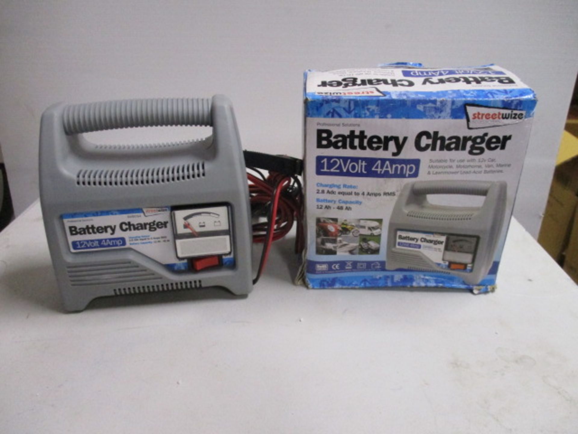 Brand new Streetwize 12V 4 Amp battery charger