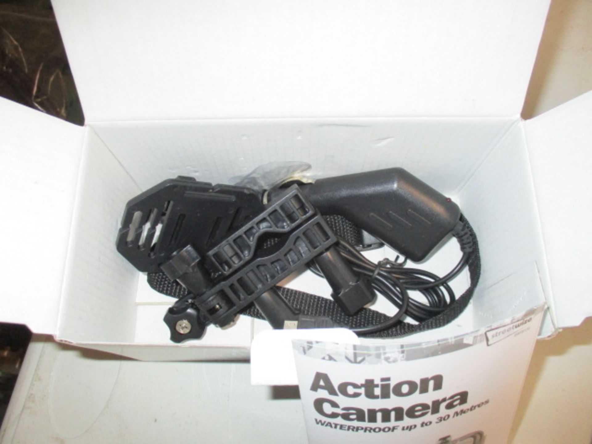 Streetwize waterproof Action Camera upto 30 metres boxed and complete with accessories looks unused - Image 3 of 3