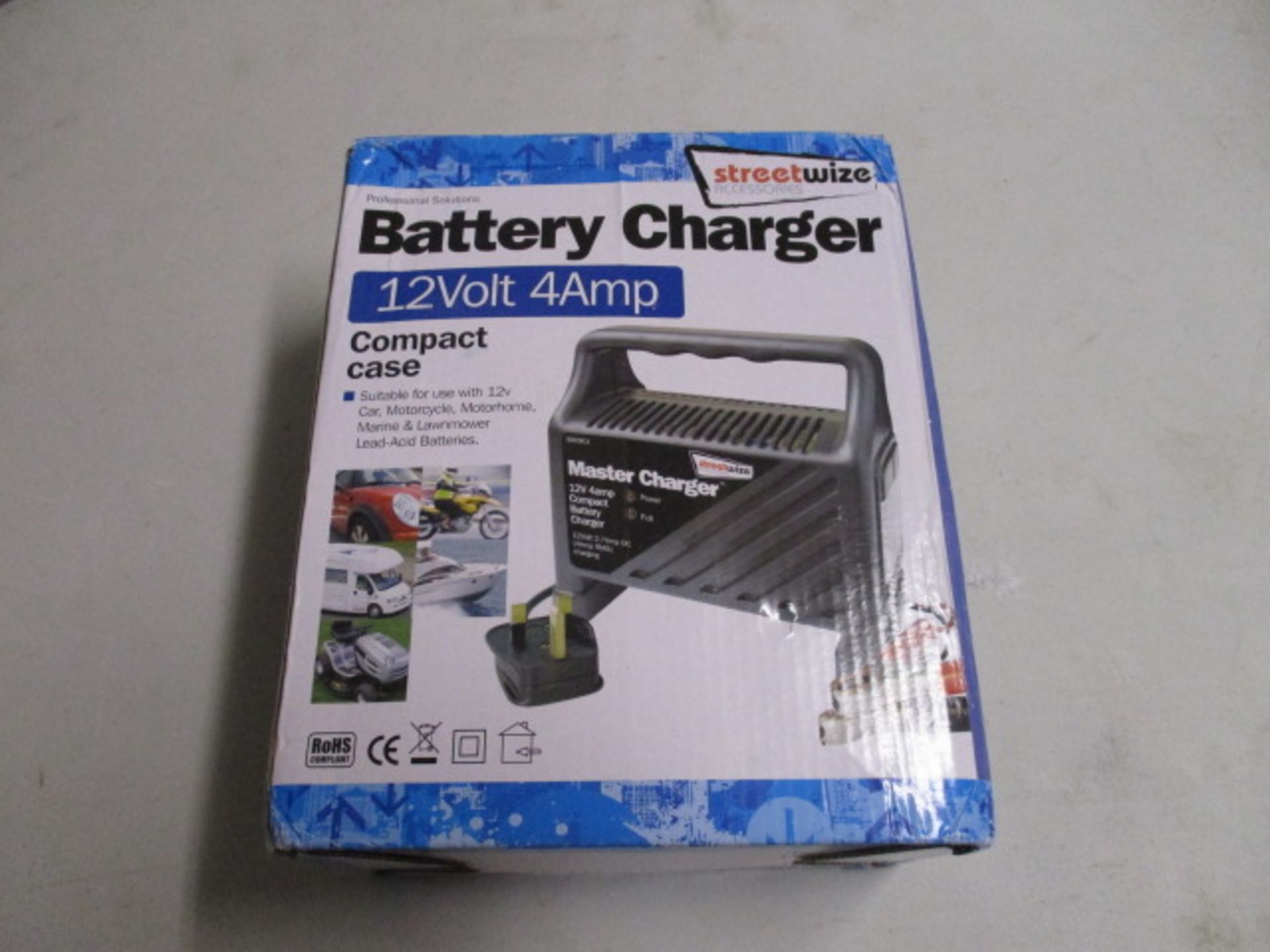 New Streetwize 12V 4 amp battery charger boxed Model:SWCBC4