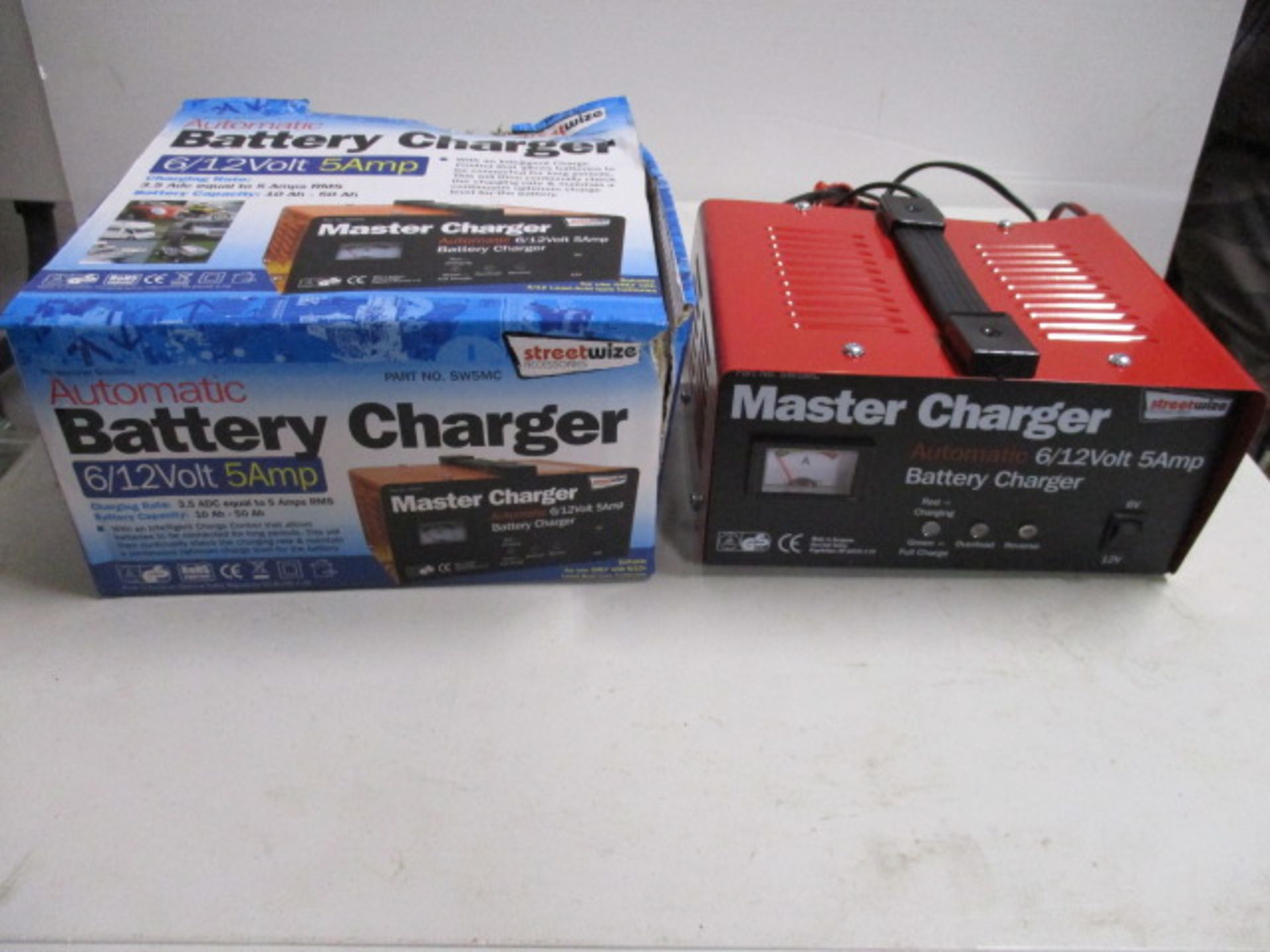 New Streetwize 6/12V 5amp master charger automatic battery charger boxed damaged plug untested